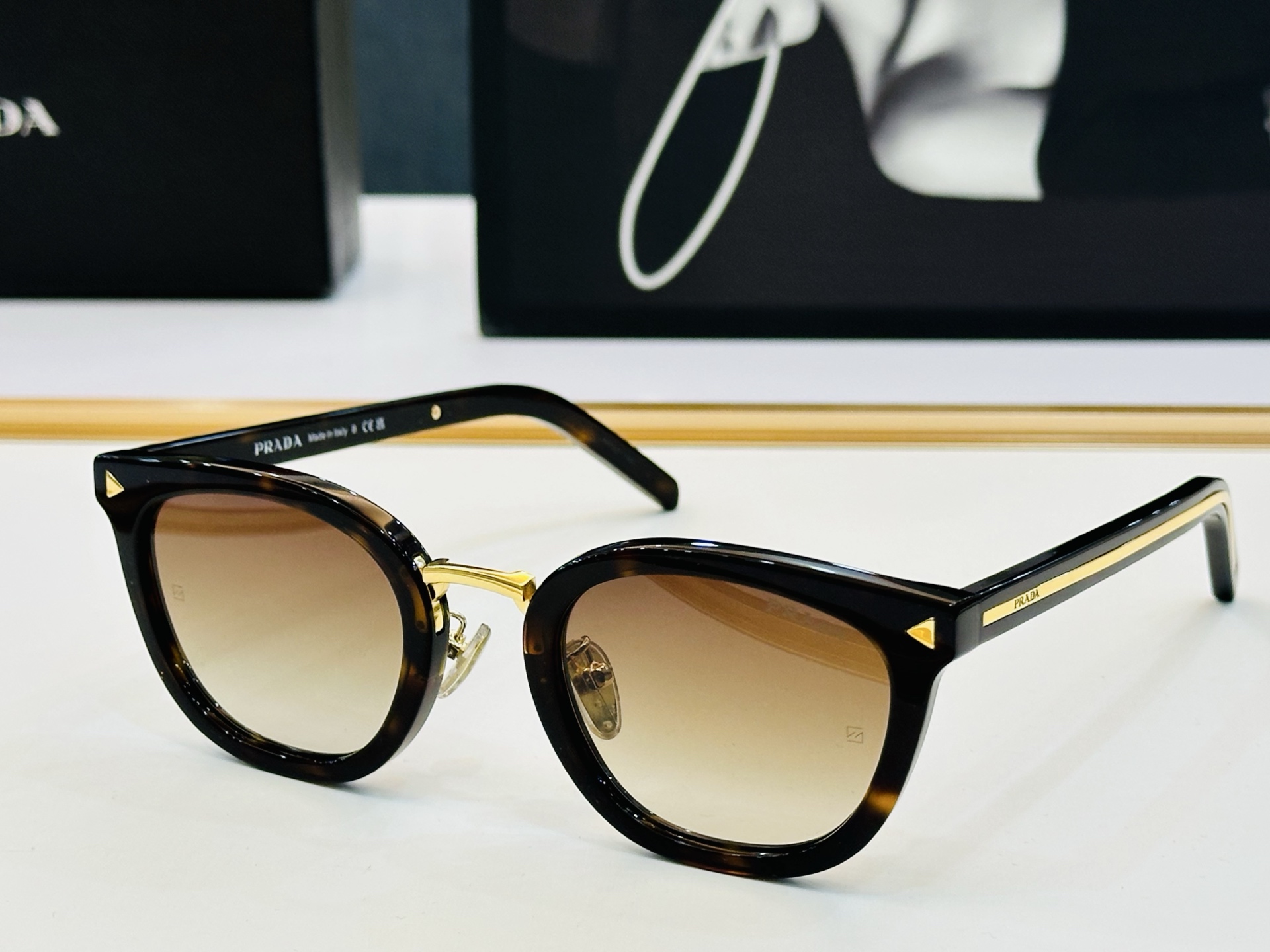 🔺PRAD*🔻普家 PR C01SD Size：59口17-145     眼镜系列堪称精湛制作 CC彰