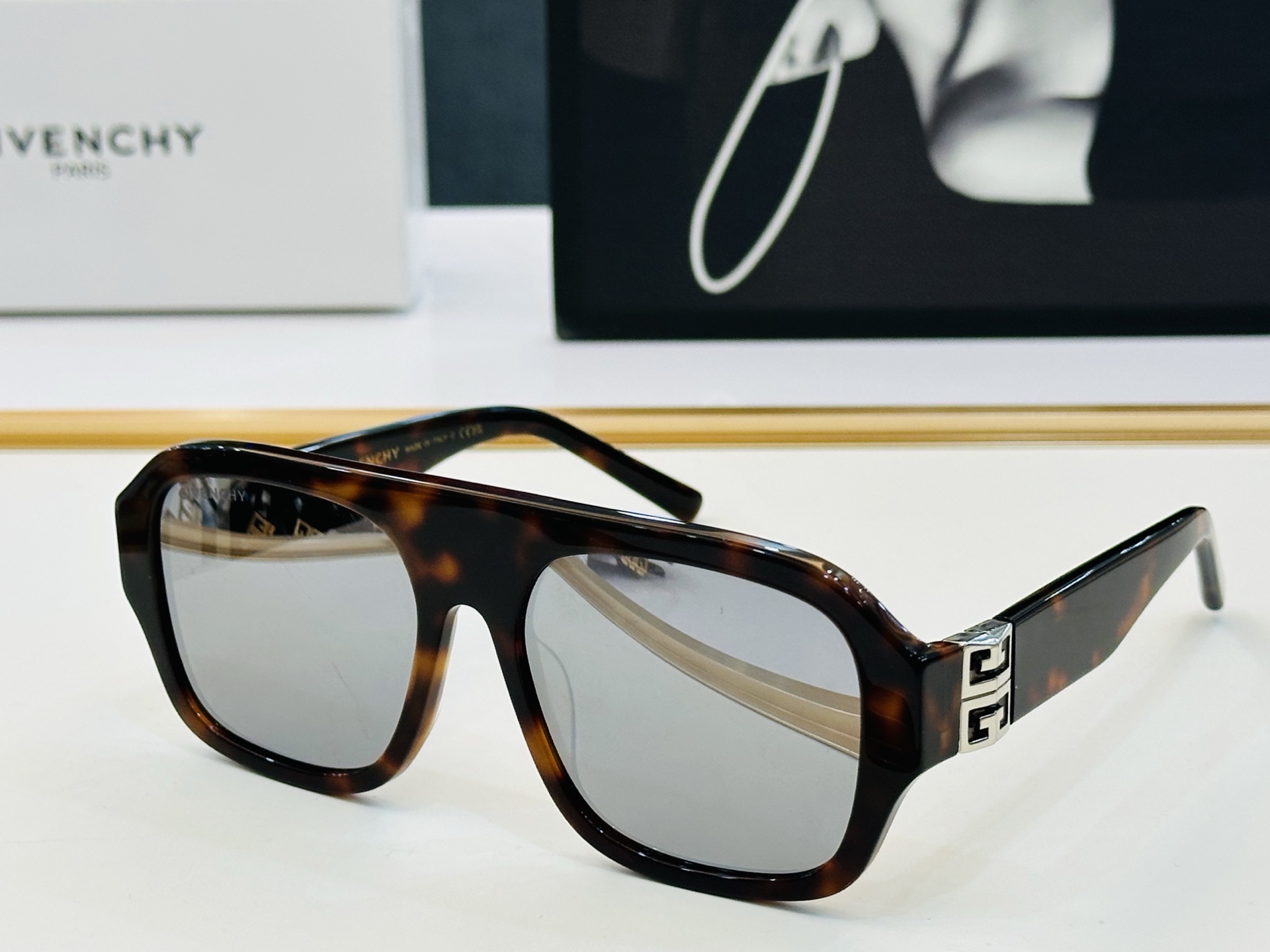 Givench* 纪凡家 GV40007U Size：57口18-135 原单 👍👍细节做工精细 XL太