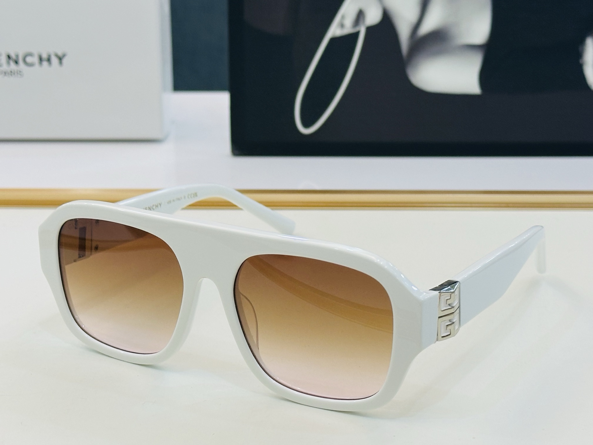 Givench* 纪凡家 GV40007U Size：57口18-135 原单 👍👍细节做工精细 XL太