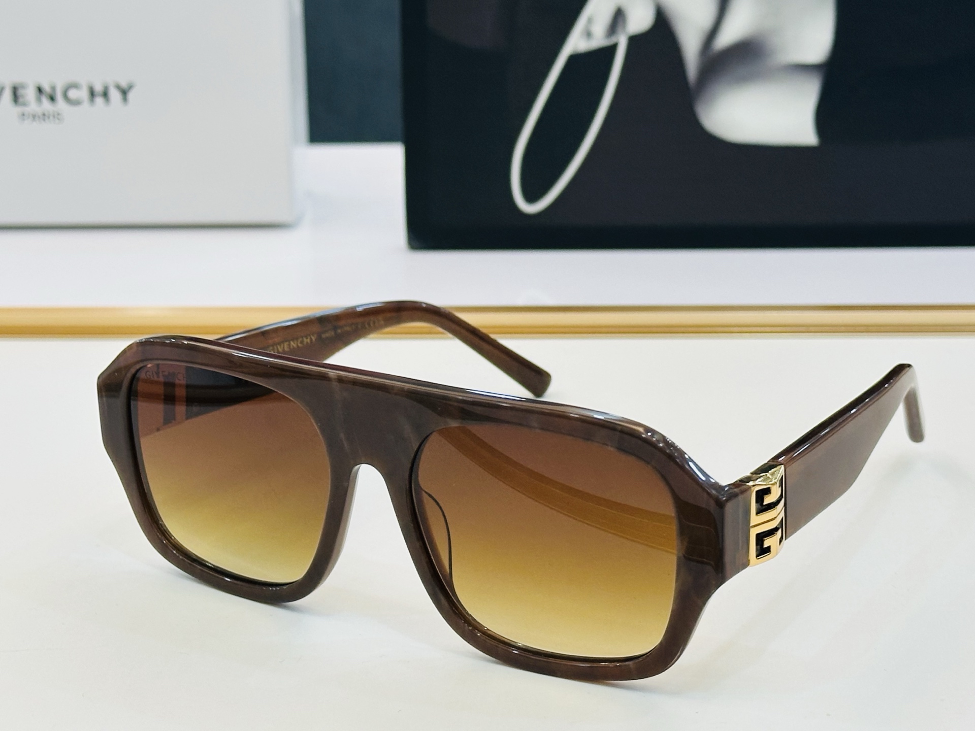 Givench* 纪凡家 GV40007U Size：57口18-135 原单 👍👍细节做工精细 XL太