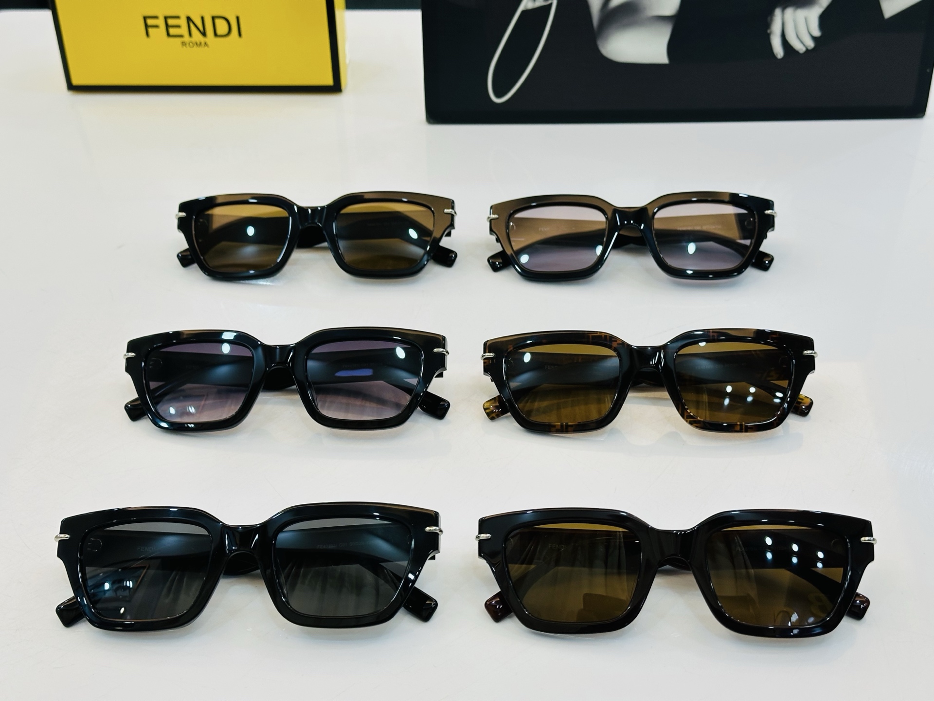 FEND* 芬家 FE40191 Size：50口24-145 👍👍标新立异 👄👄F 适合各种脸型