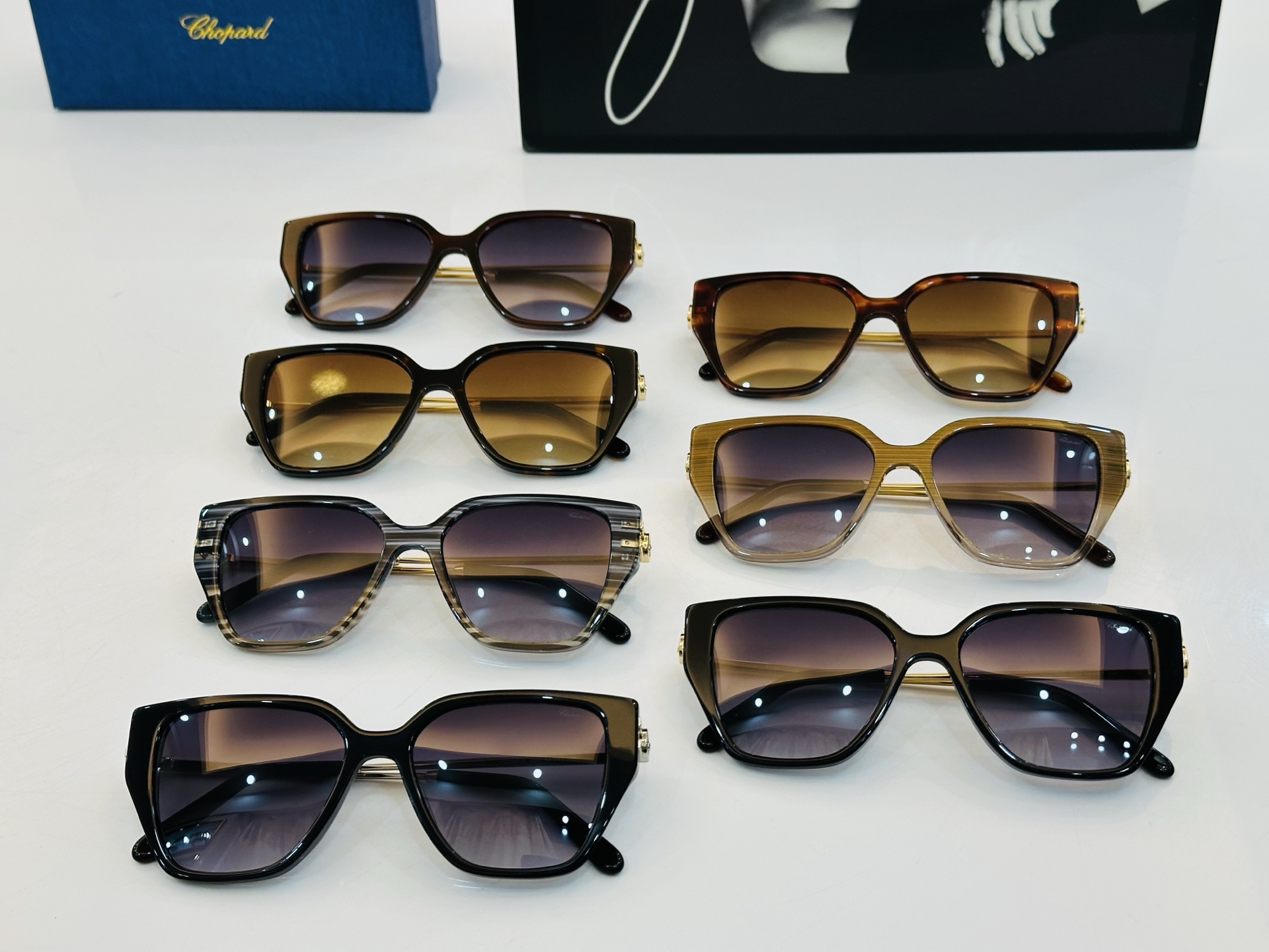 原版 ChoPard肖邦 MODEL: VCH380S Size：54口17-145 以现代时尚的设计风