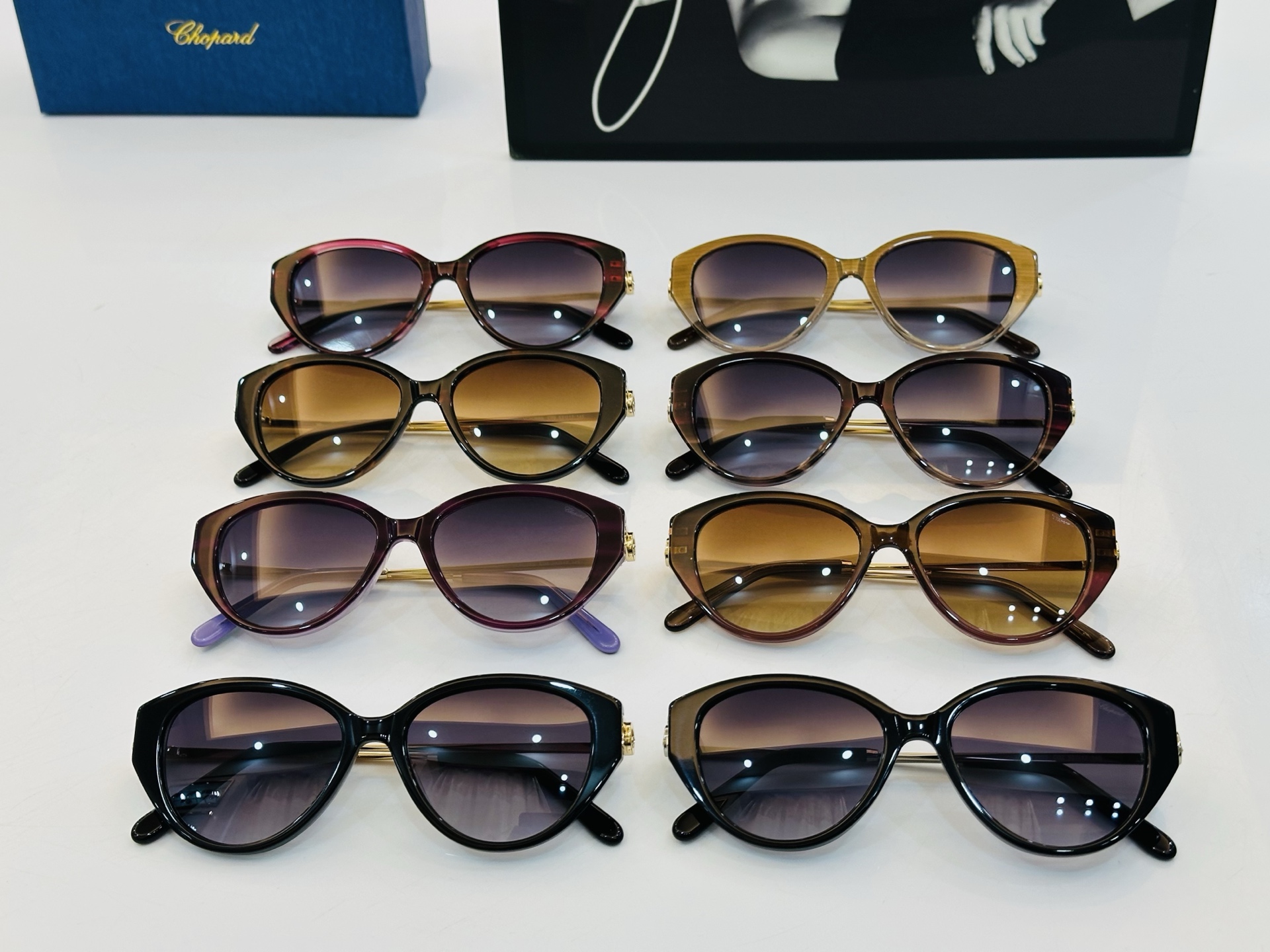 原版 ChoPard肖邦 MODEL: VCH388S Size：53口17-145 以现代时尚的设计风