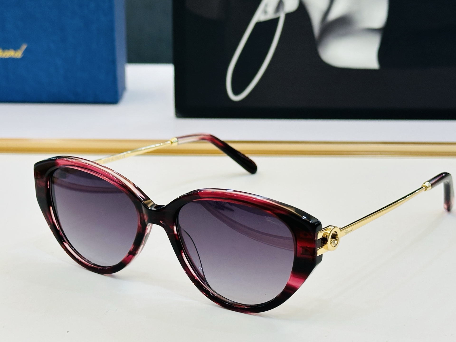 原版 ChoPard肖邦 MODEL: VCH388S Size：53口17-145 以现代时尚的设计风