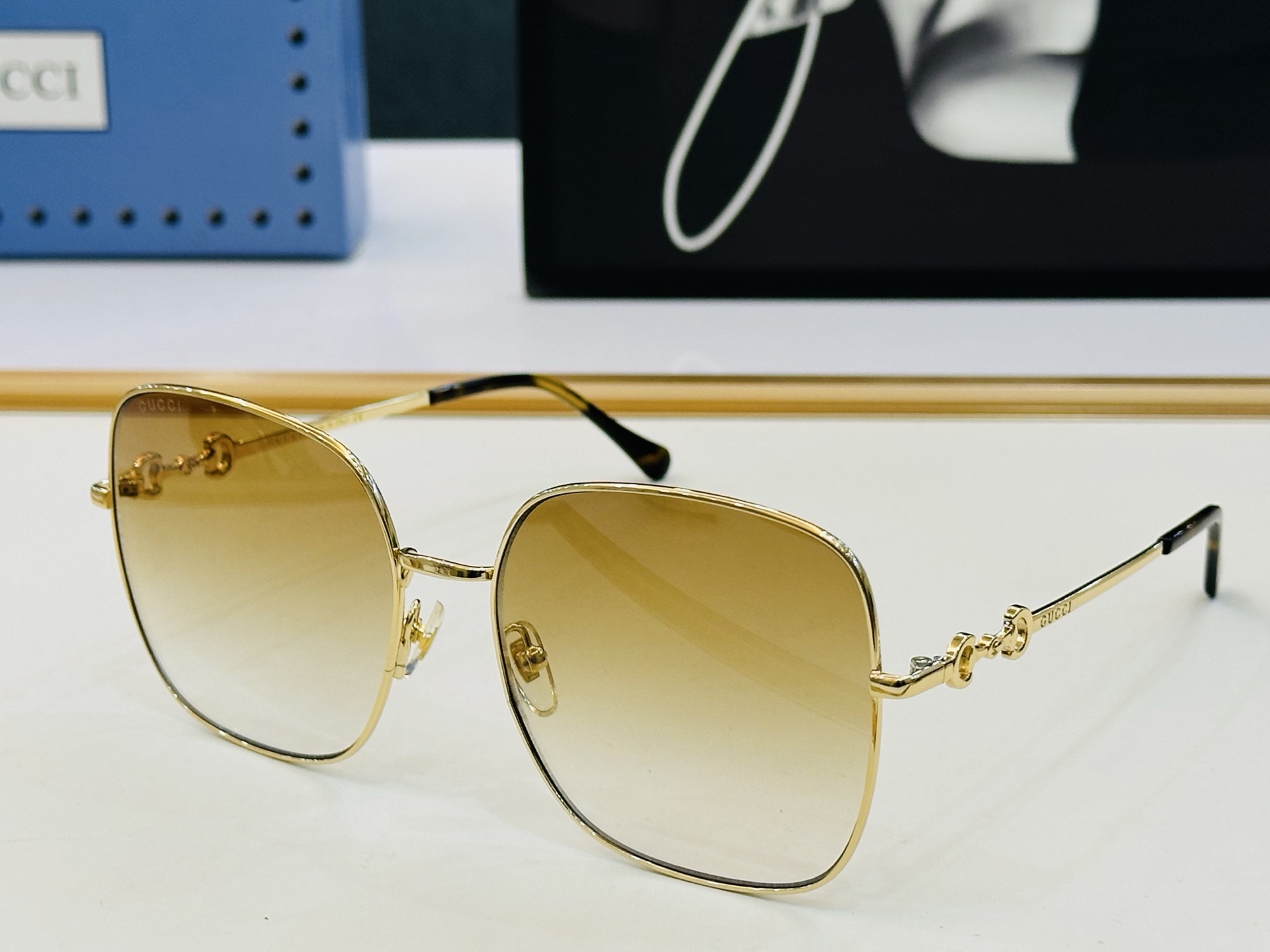 🔺GUCC*🔻 古家GG0879S Size：61口18-140 原版墨镜🔝🔝时尚靓丽 B个性十足❤️