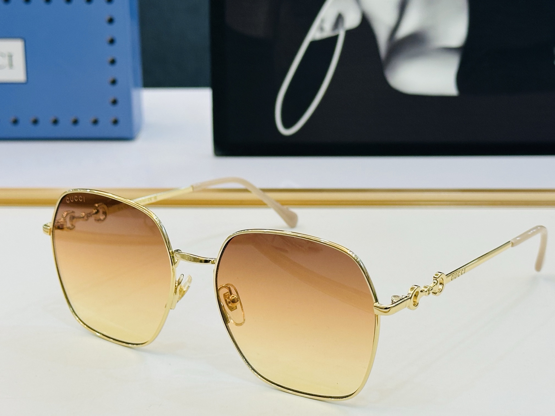 🔺GUCC*🔻 古家GG0882SA Size：60口16-145 原版墨镜🔝🔝时尚靓丽 B个性十足❤️