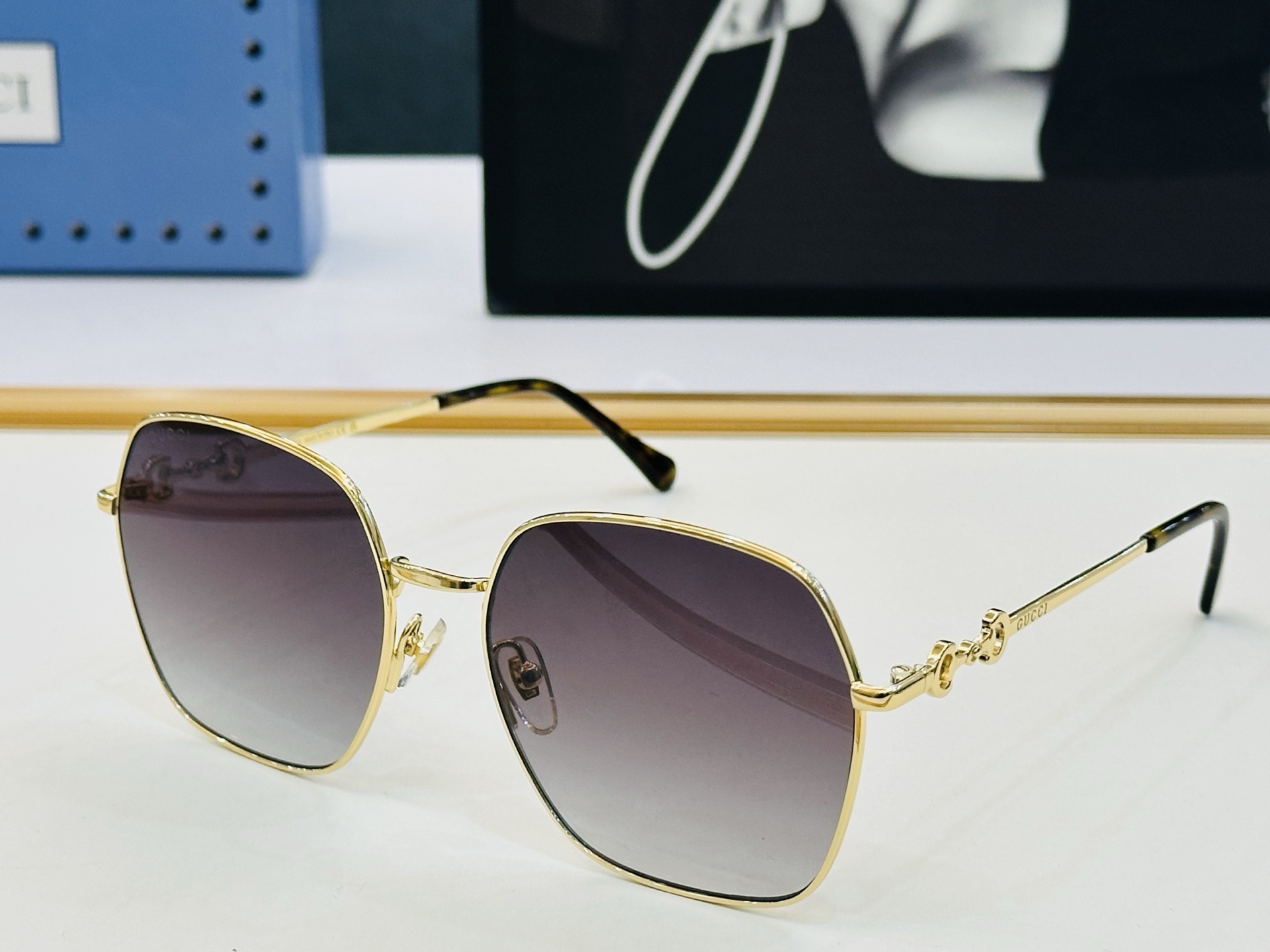 NO:375238,GUCC* Gujia GG0882SA Size60 16-145 Original sunglasses fashionable and beautiful B personality full of glasses sunglasses, glasses, gucci, gucci19860909GUCC* 古家GG0882SA Size60口16-145 原版墨镜时尚靓丽 B个性十足眼镜墨镜太阳镜,眼镜,gucci,gucci,glasses
