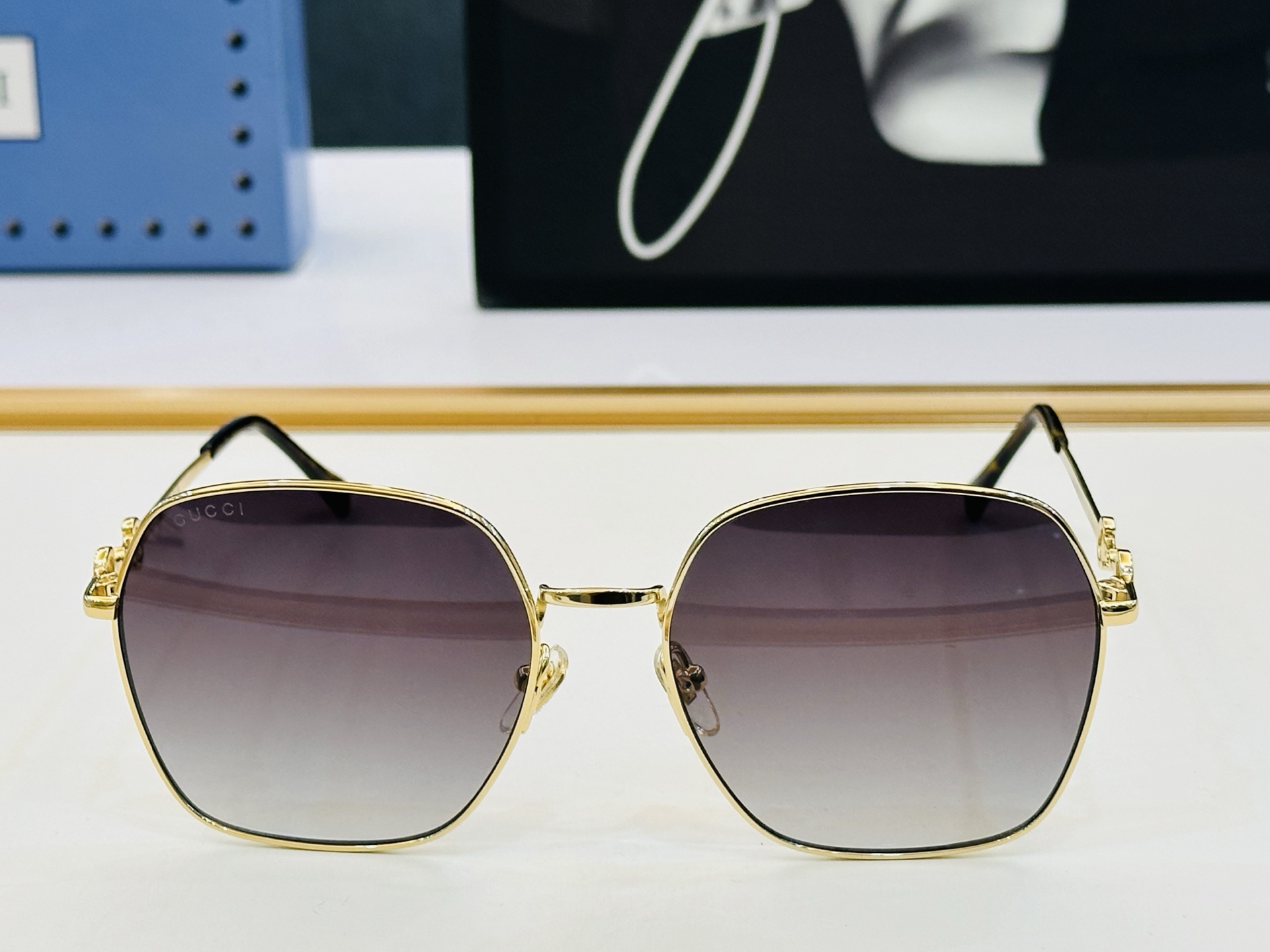 🔺GUCC*🔻 古家GG0882SA Size：60口16-145 原版墨镜🔝🔝时尚靓丽 B个性十足❤️