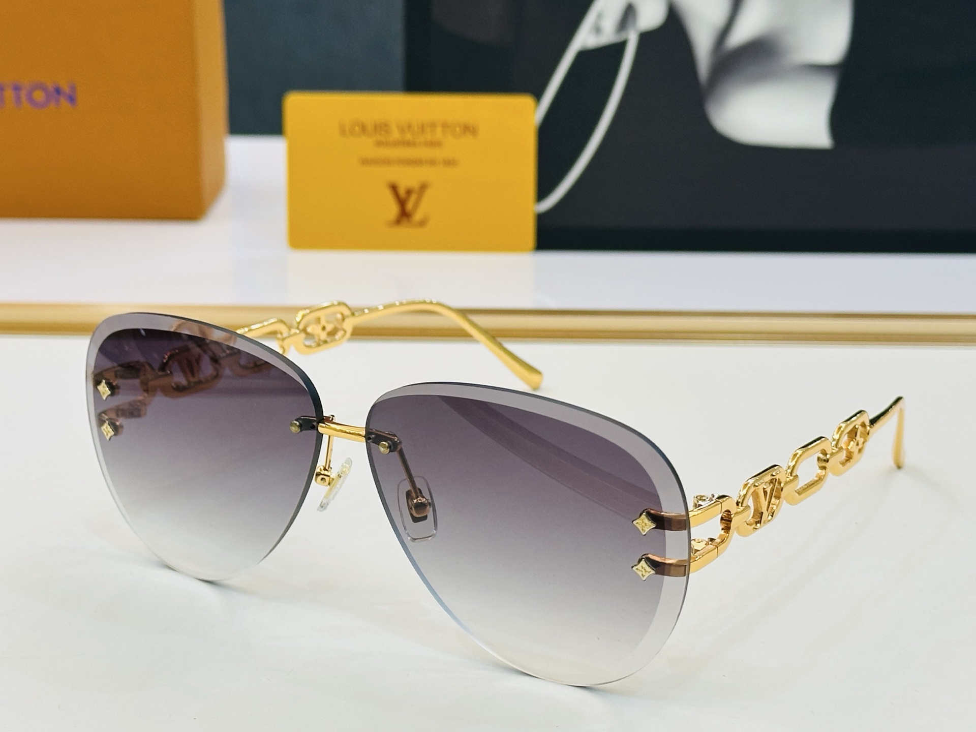 NO:375224,Louis Z2981U Size66 12-142 Vibrant Shows unique personality Shows you at the same time J High quality Glasses Sunglasses Sunglasses, Glasses, louis vuitton19860909路易家 Z2981U Size66口12-142 充满活力的 展现独特个性展现大气的你 J高品质 眼镜墨镜太阳镜,眼镜,louis vuitton,glasses