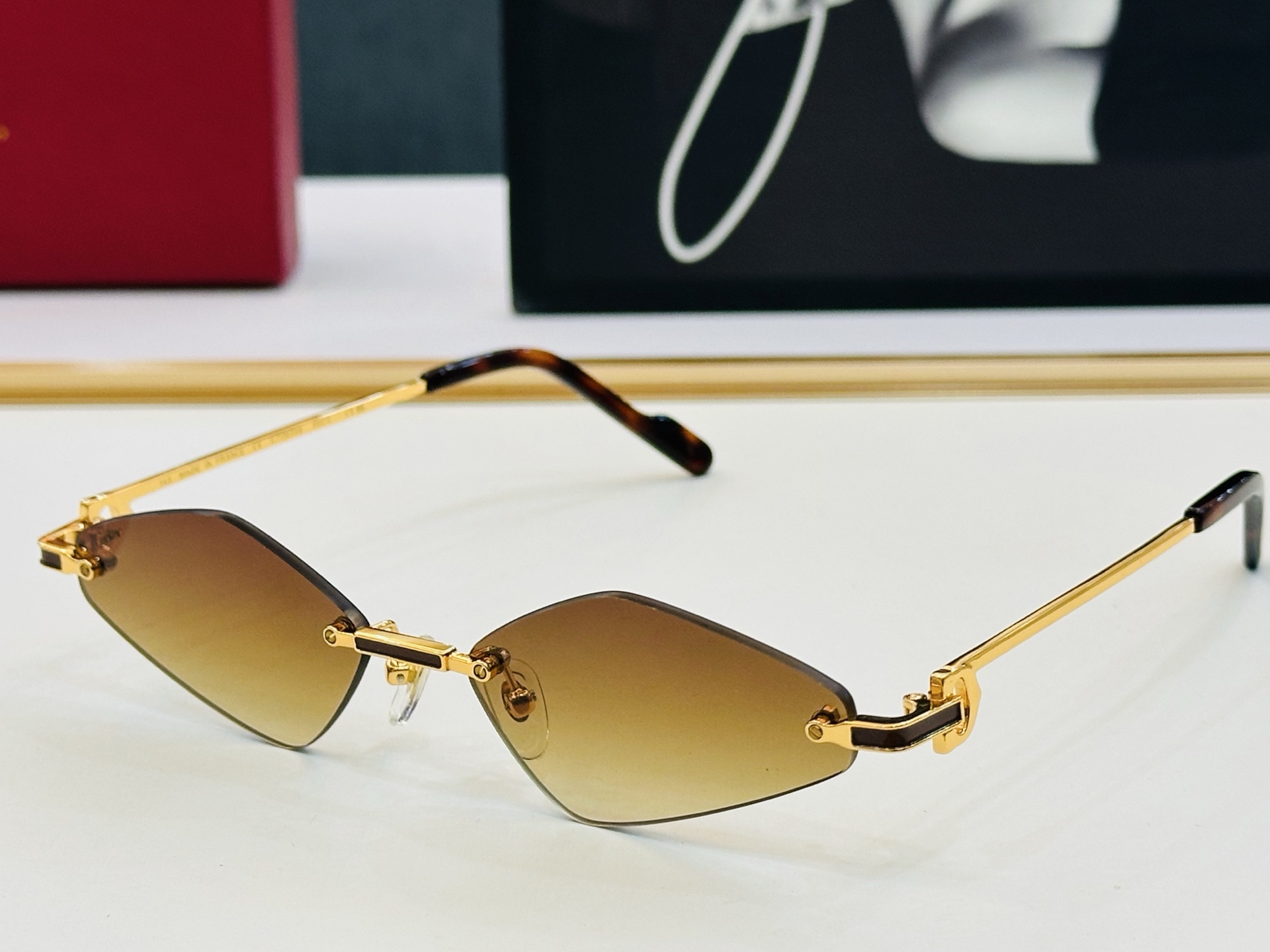 🆕 原版Cartie* 卡家 官网经典款 太阳镜 CT0659S Size：56口17-143 电镀工艺