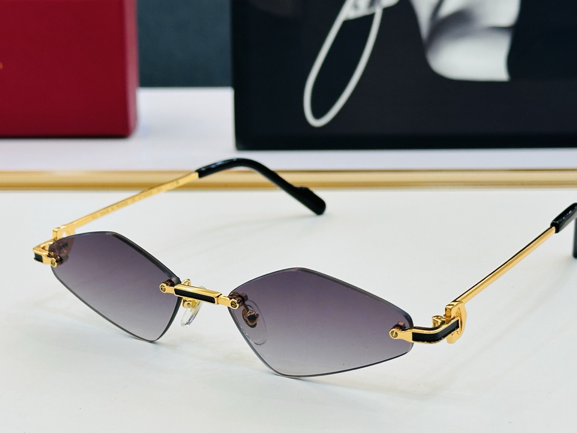 🆕 原版Cartie* 卡家 官网经典款 太阳镜 CT0659S Size：56口17-143 电镀工艺