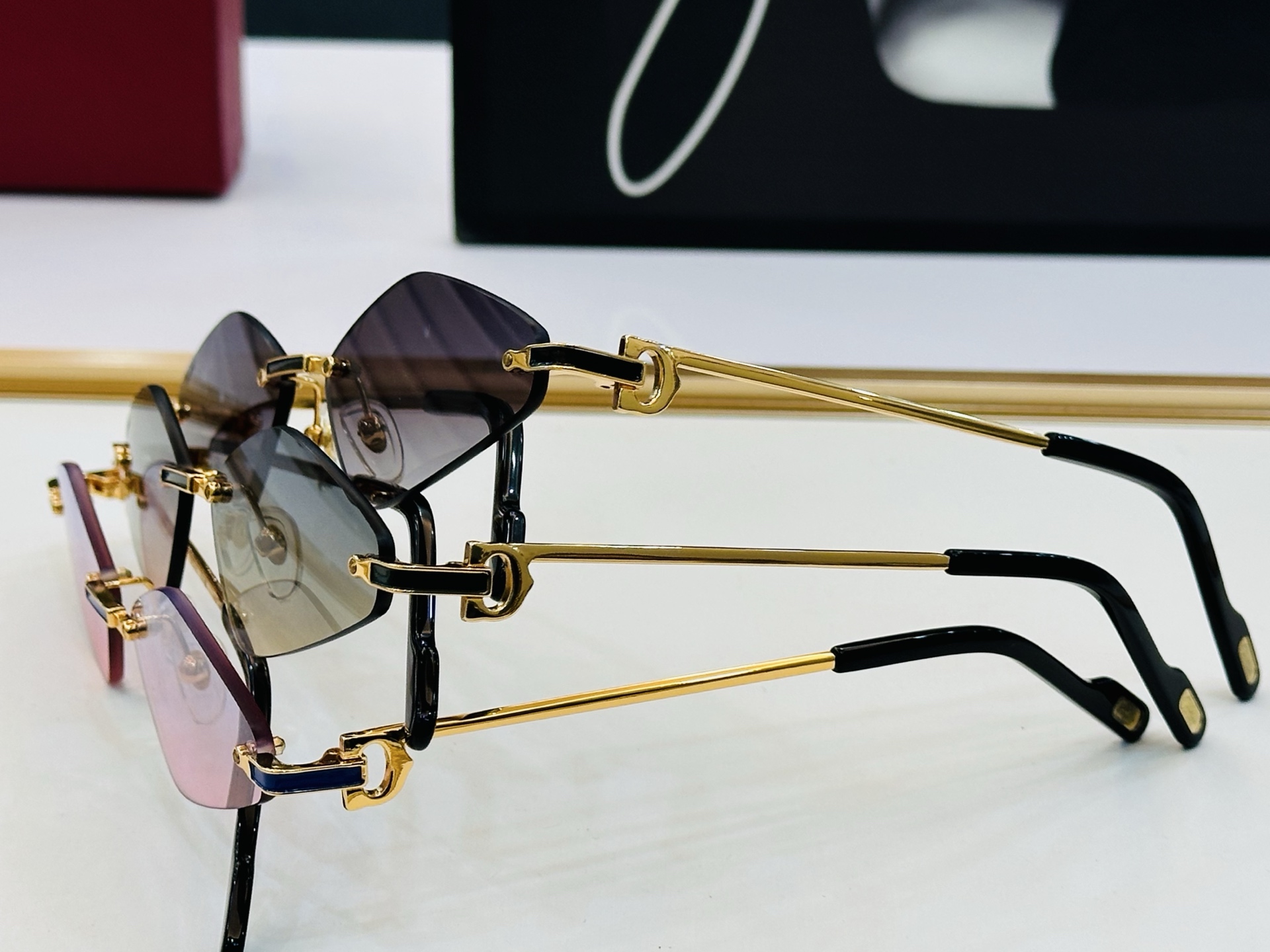 🆕 原版Cartie* 卡家 官网经典款 太阳镜 CT0659S Size：56口17-143 电镀工艺