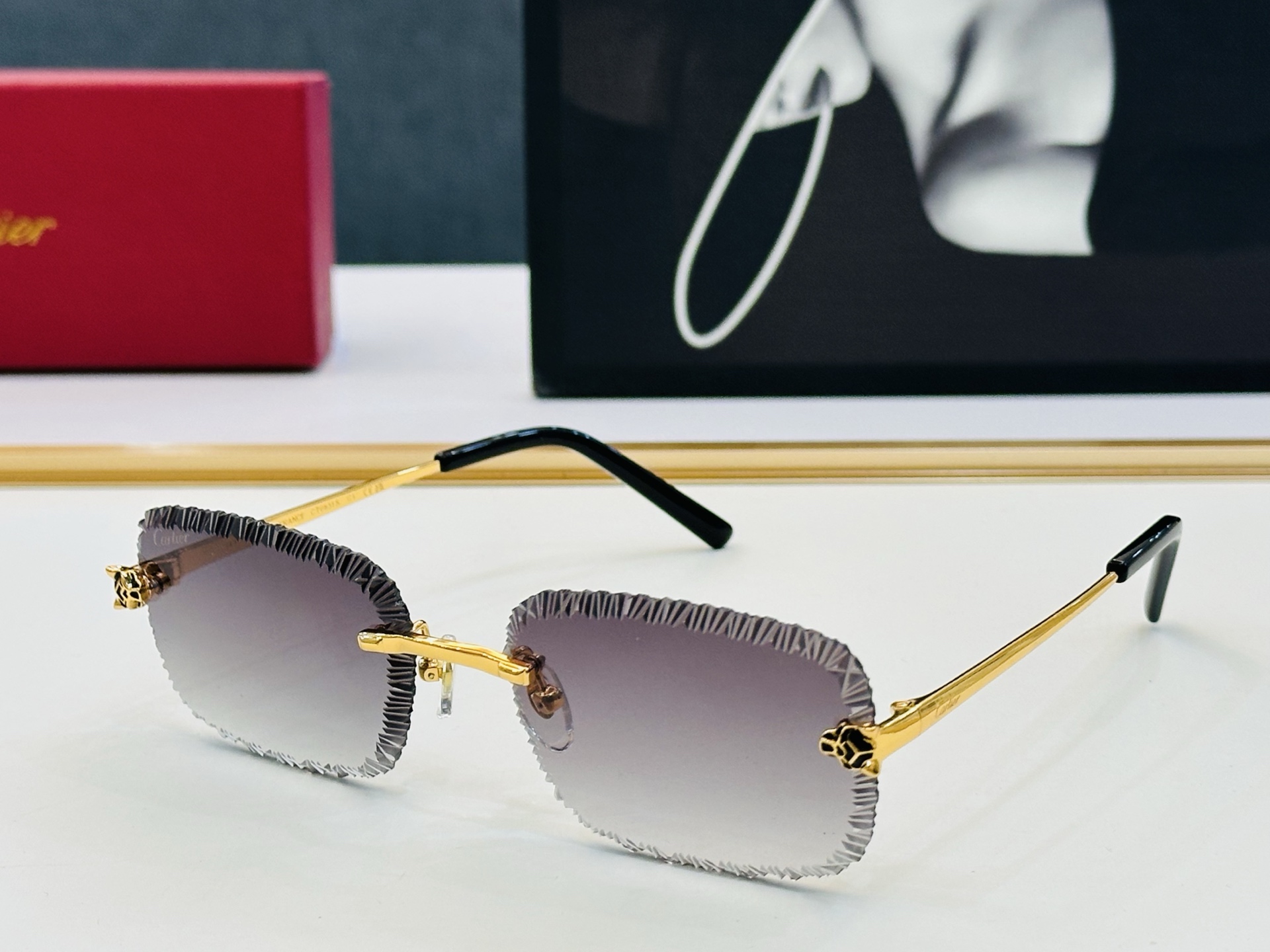 NO:375244,Original Cartie* Kajia Sunglasses CT0831S Size59-17-143 Exquisite electroplating technology Big brand X It is very elegant when worn Glasses Sunglasses Sunglasses, glasses, cartier19860909原版Cartie* 卡家 太阳镜 CT0831S Size59口17-143 电镀工艺精湛大牌品 X戴起来气质十足 眼镜墨镜太阳镜,眼镜,cartier,glasses