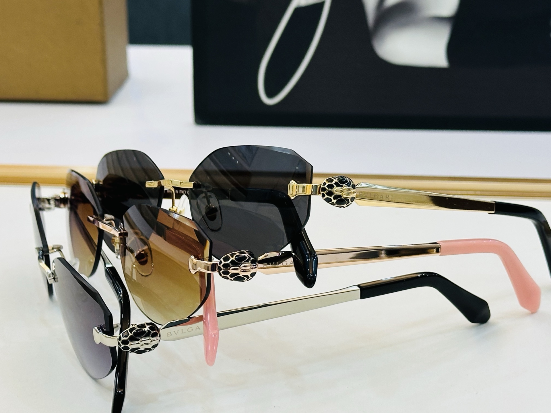 🆕款 官网同售 宝格家 BV40059U 👍 Size ：55口17-145 绝对要买😎品质非常完美 L