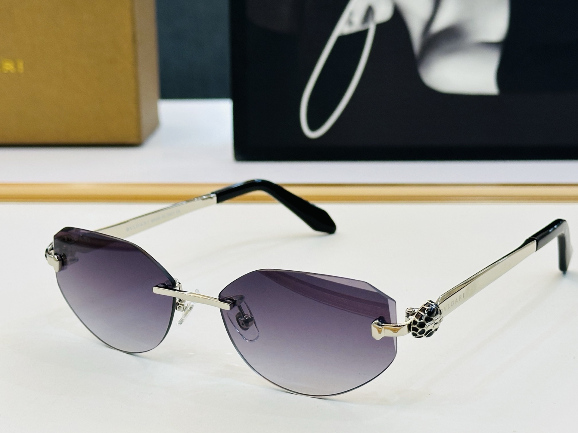 🆕款 官网同售 宝格家 BV40059U 👍 Size ：55口17-145 绝对要买😎品质非常完美 L