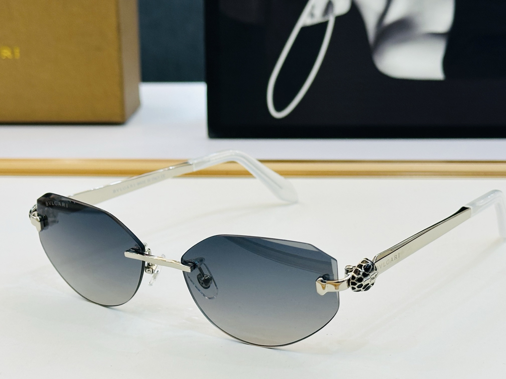 🆕款 官网同售 宝格家 BV40059U 👍 Size ：55口17-145 绝对要买😎品质非常完美 L