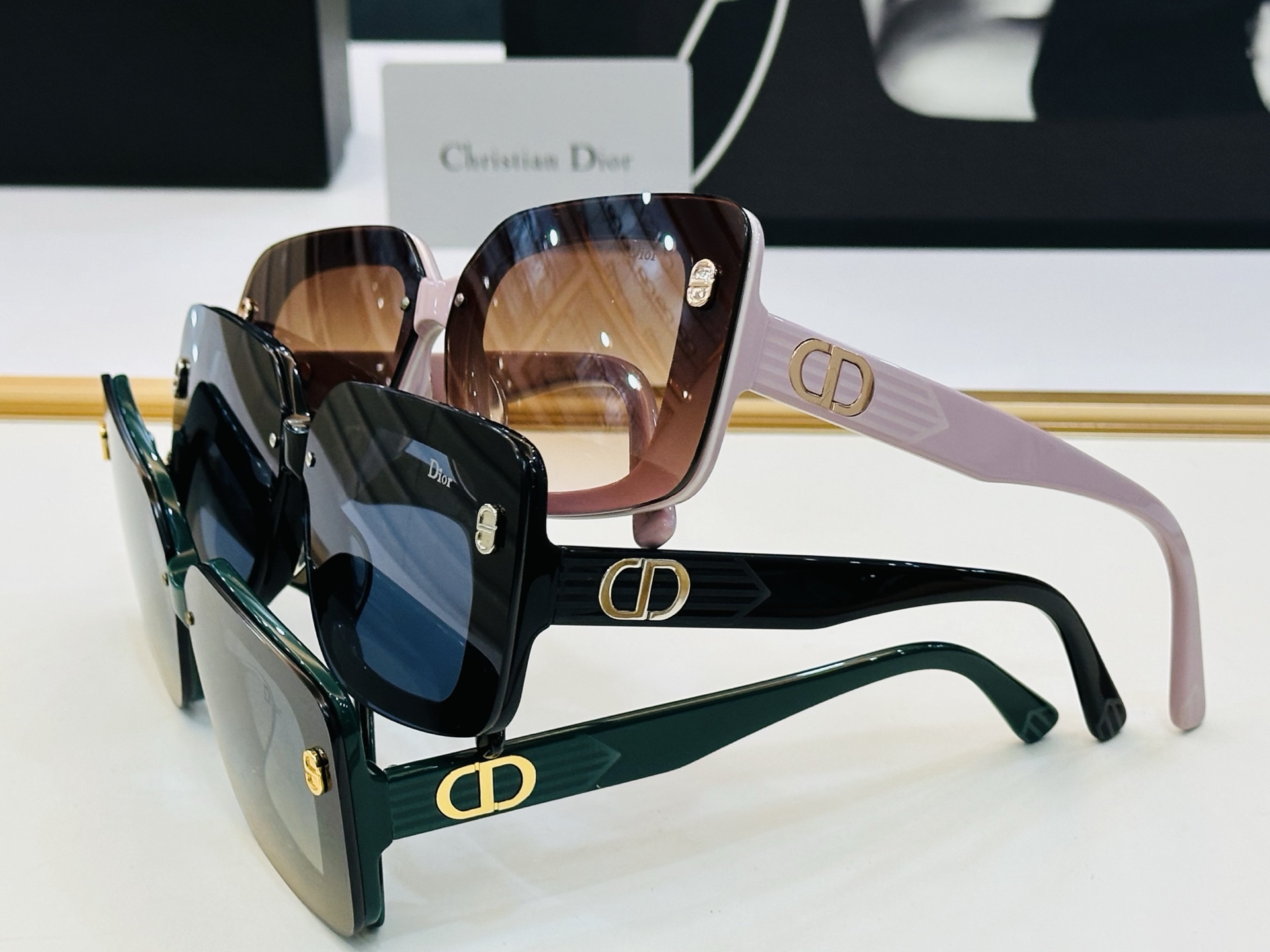 🔻🔻🔻DIO* 迪家 CD17UCR Size：70口10-145 春夏款墨镜 😎🔆 K搭配镜腿精致 质