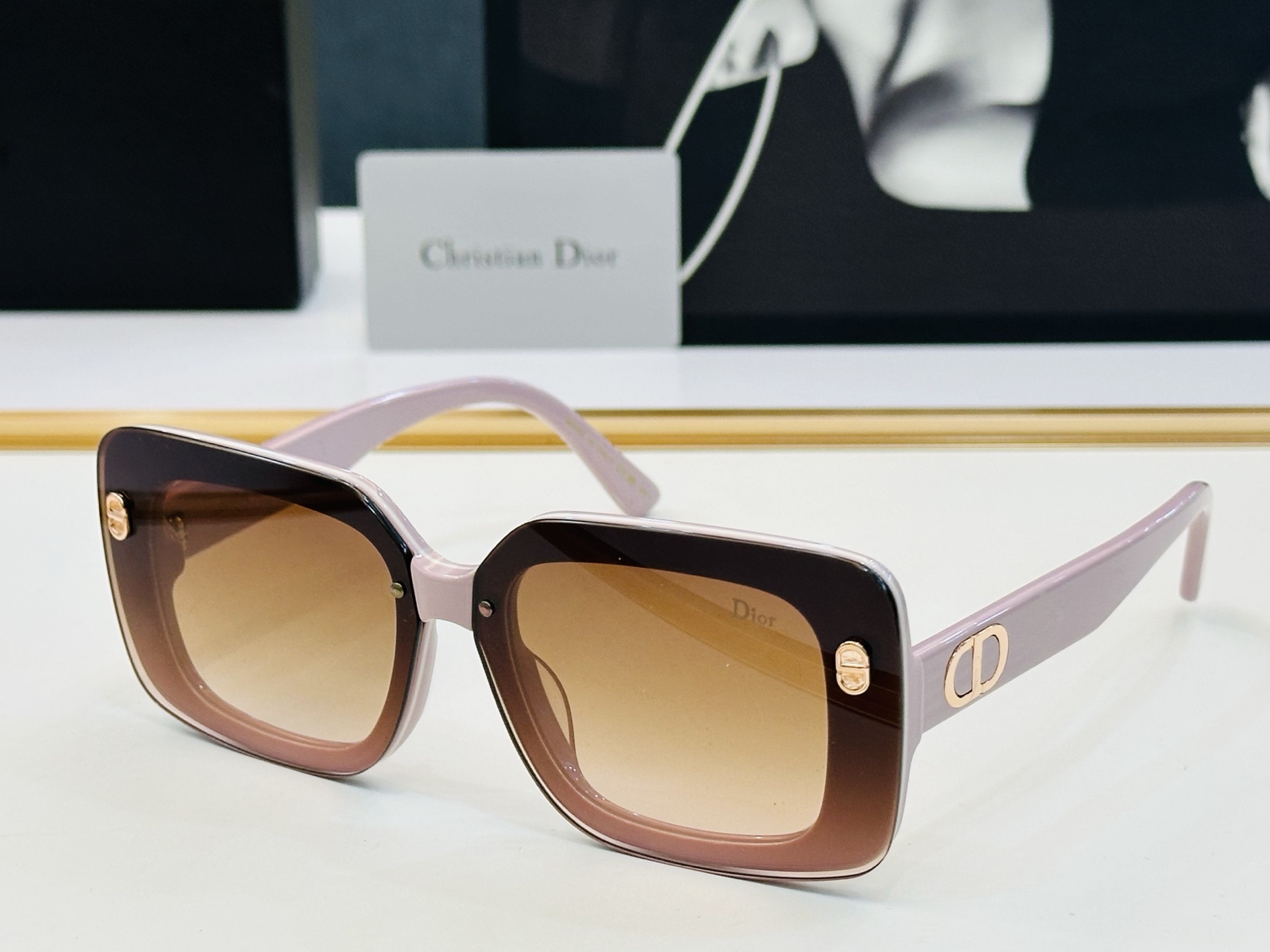 🔻🔻🔻DIO* 迪家 CD17UCR Size：70口10-145 春夏款墨镜 😎🔆 K搭配镜腿精致 质