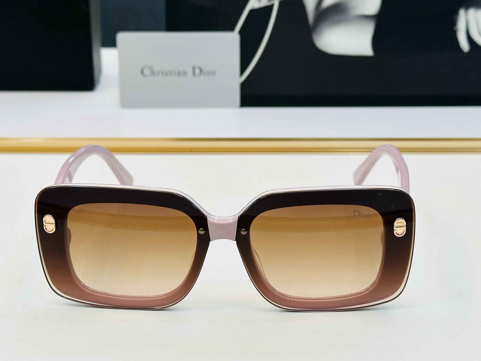 🔻🔻🔻DIO* 迪家 CD17UCR Size：70口10-145 春夏款墨镜 😎🔆 K搭配镜腿精致 质