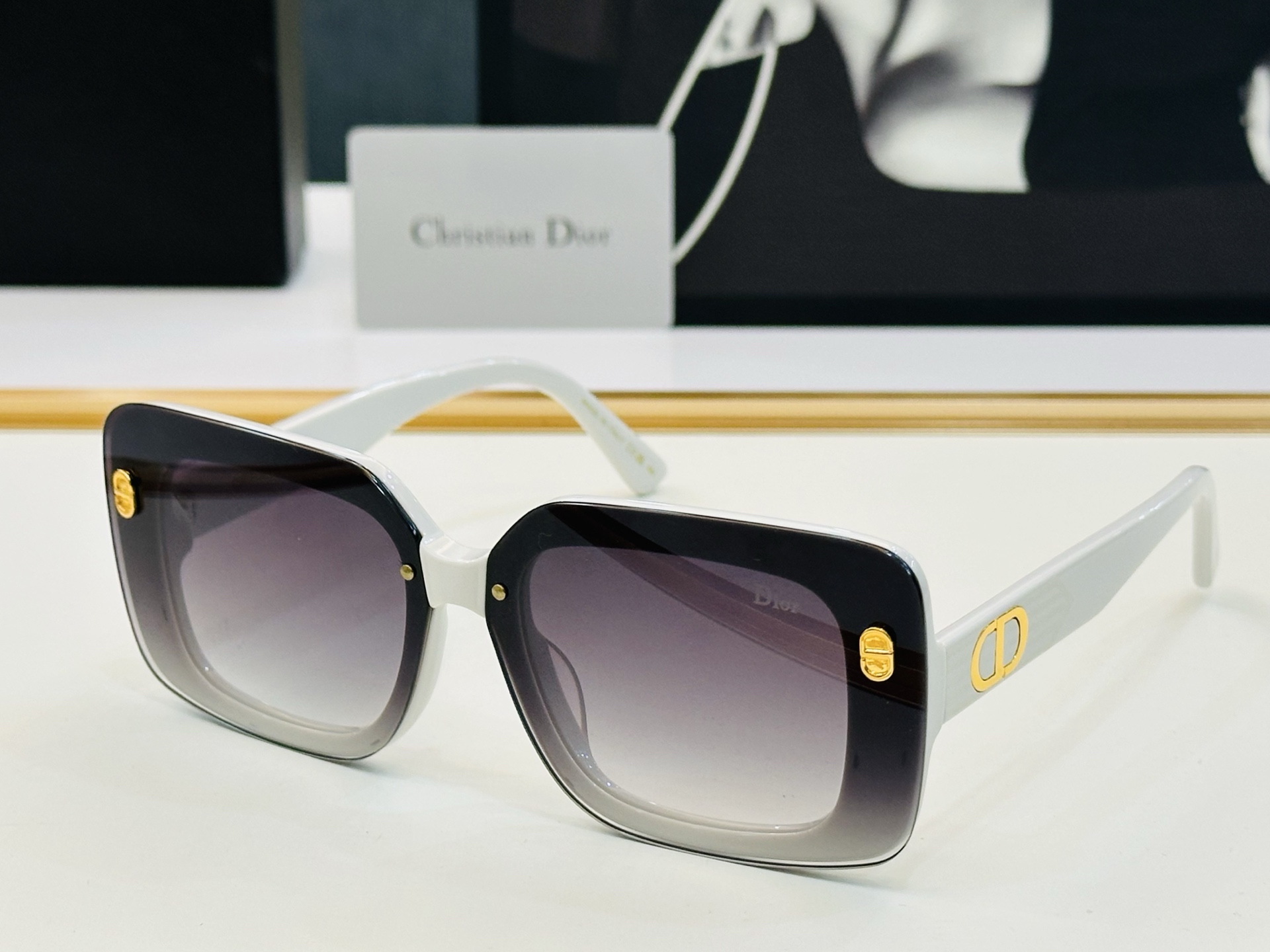 🔻🔻🔻DIO* 迪家 CD17UCR Size：70口10-145 春夏款墨镜 😎🔆 K搭配镜腿精致 质