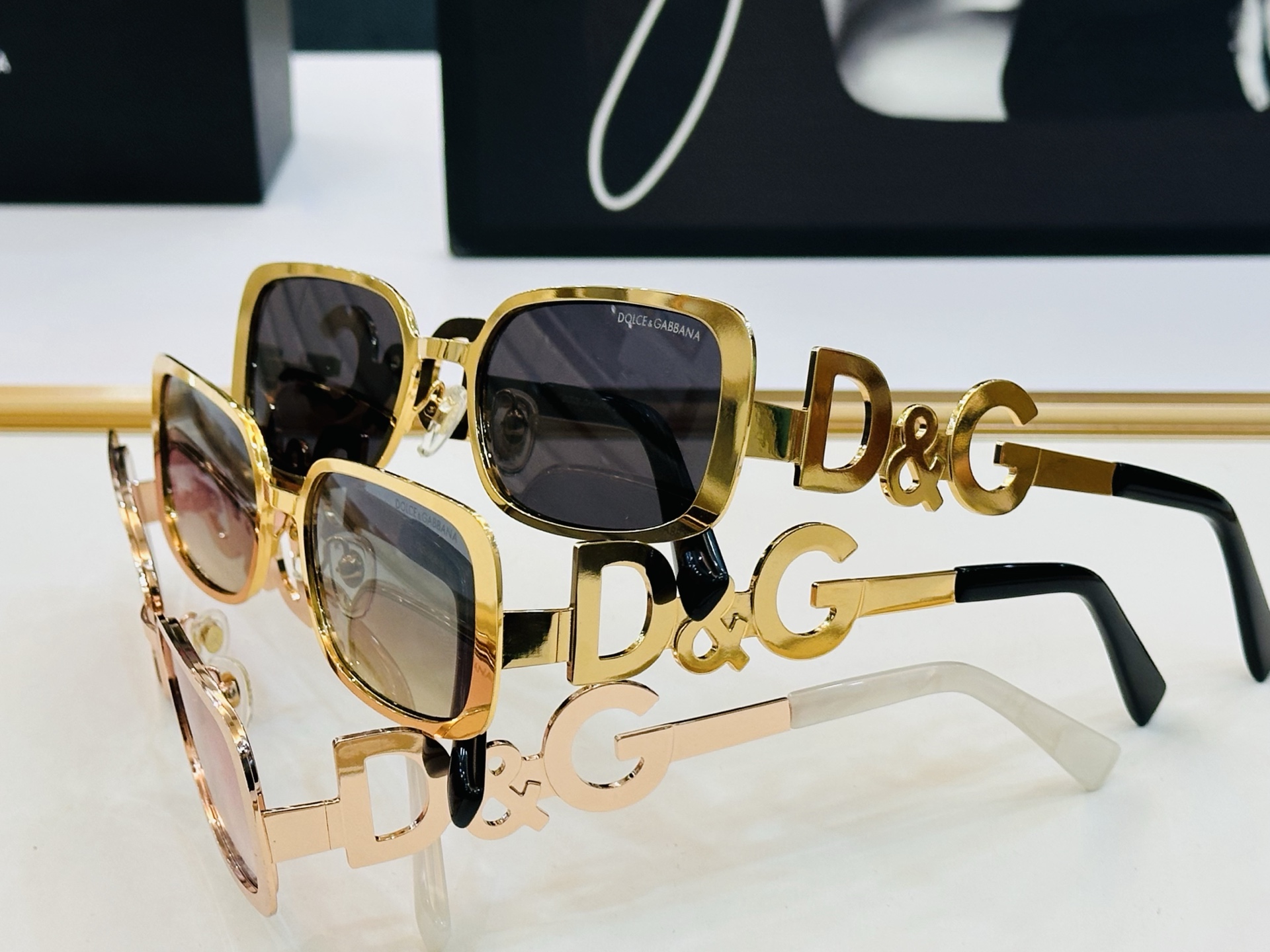 🆕 官网款 🔺DOLCE&GABBAN*🔻DG2058 Size：57口20-145 新颖独特🔝🔝K美艳