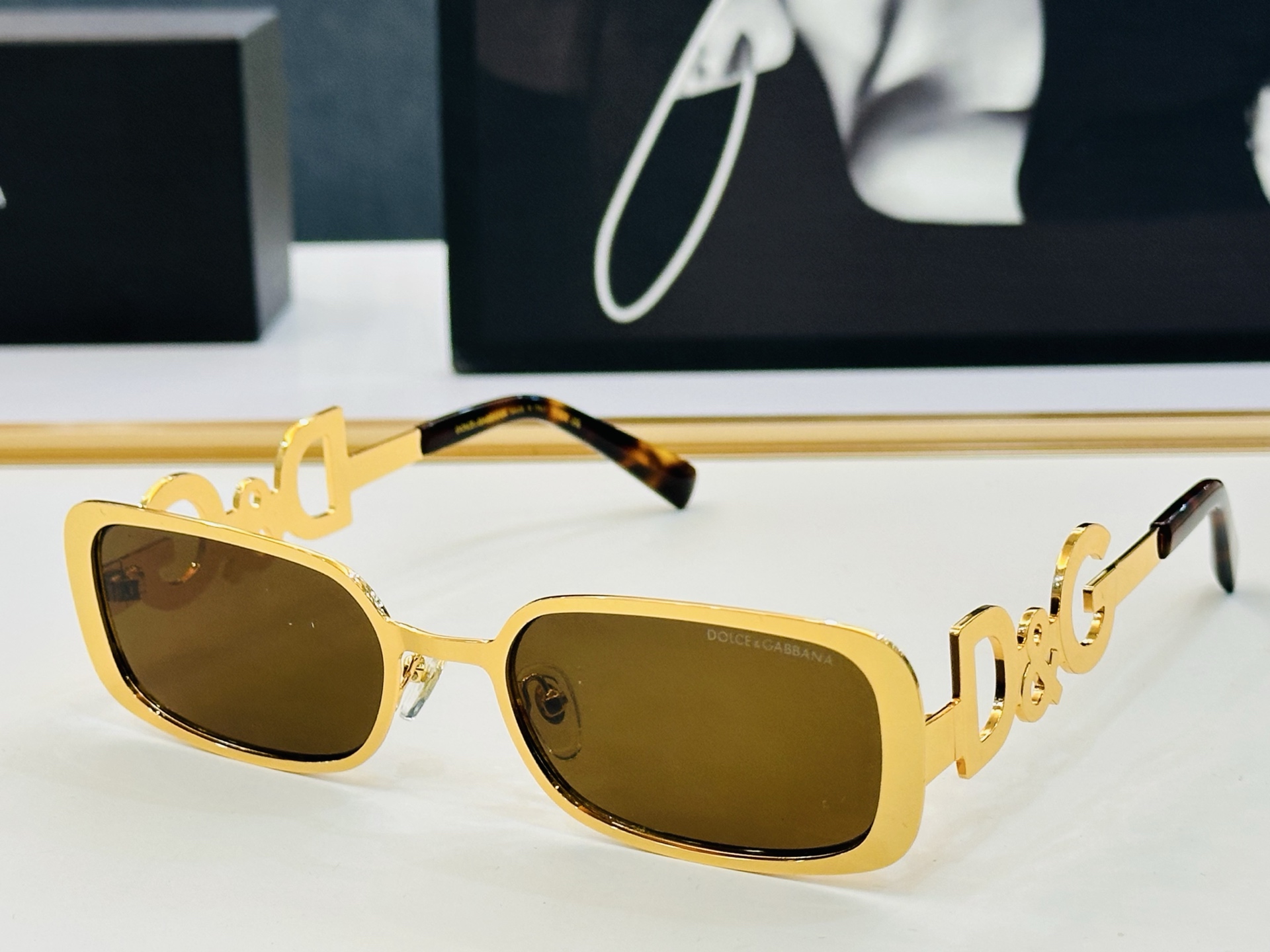 🆕 官网款 🔺DOLCE&GABBAN*🔻DG2058 Size：57口20-145 新颖独特🔝🔝K美艳