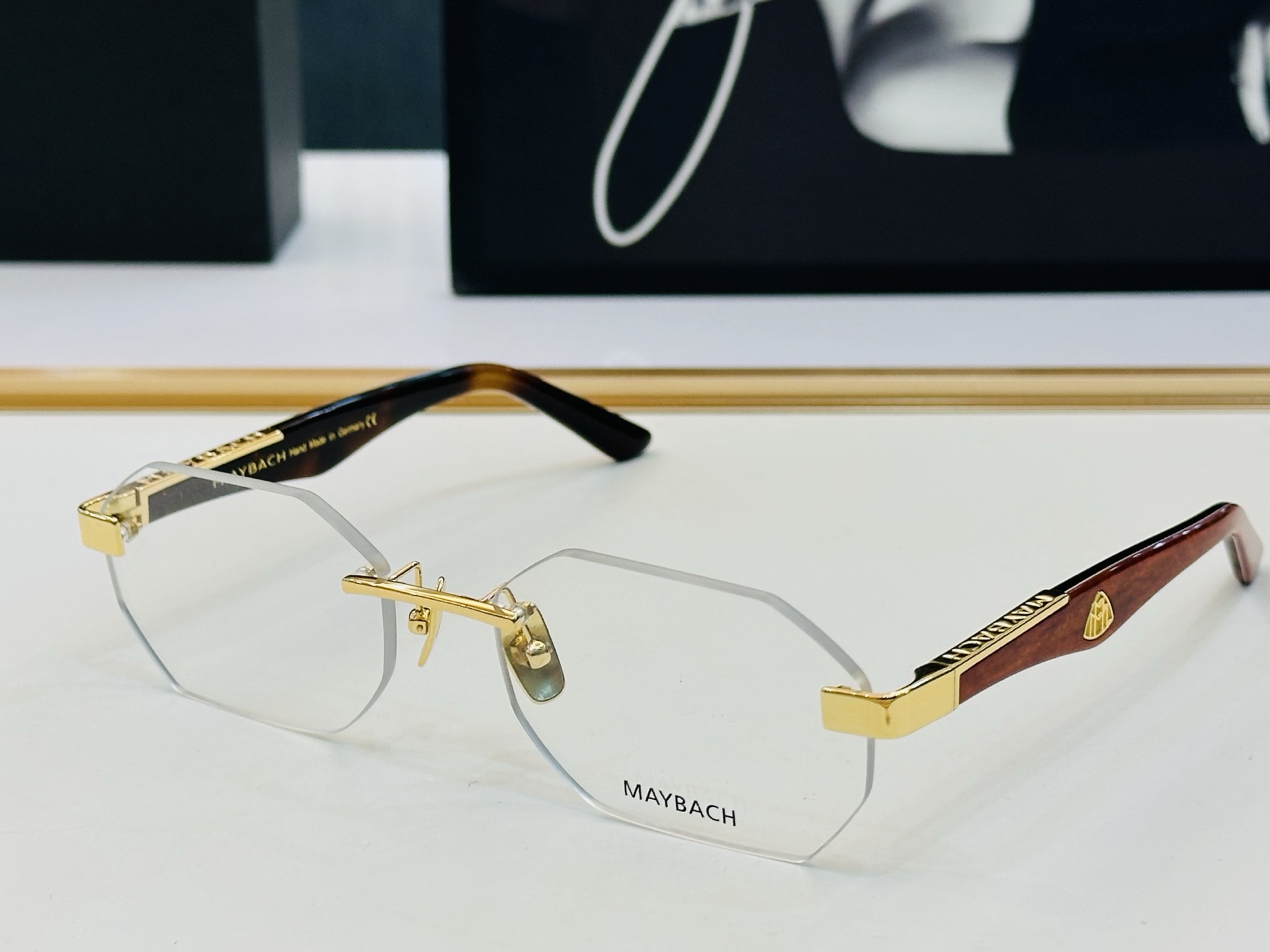 高品质 迈巴赫 🎉🎉做工精美💕💕MAYBAC*H Z28 Size：57口21-140 质感十足 CC👍