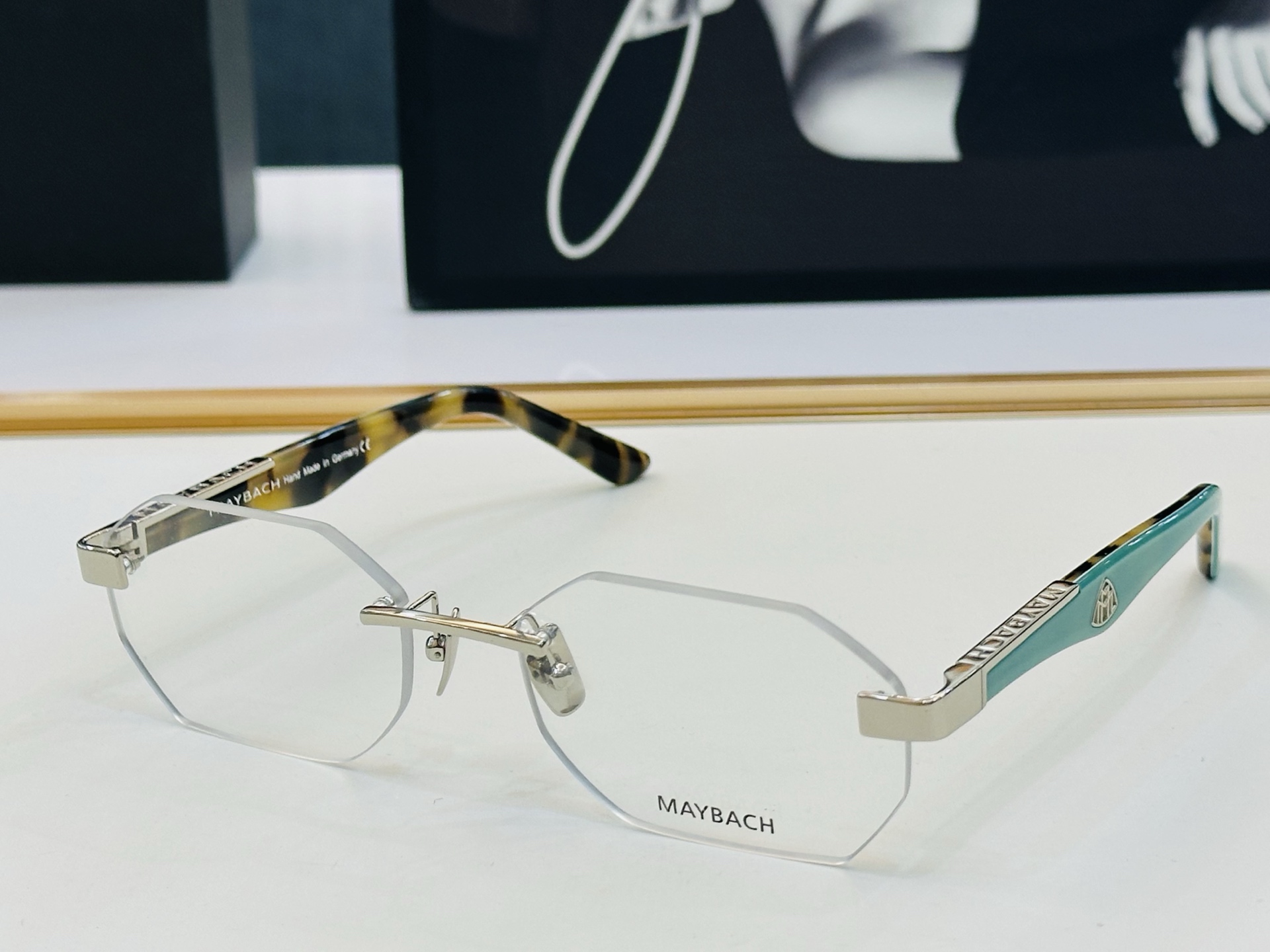 高品质 迈巴赫 🎉🎉做工精美💕💕MAYBAC*H Z28 Size：57口21-140 质感十足 CC👍