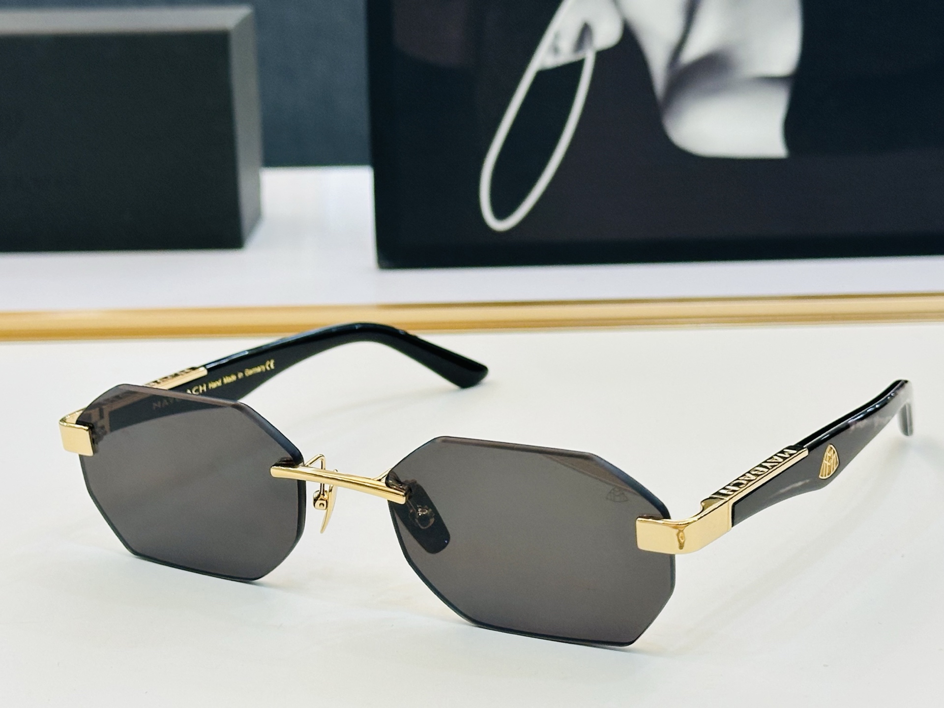 NO:375254,High quality Maybach exquisite workmanship MAYBAC*H Z36 Size57 21- Full texture CC high quality glasses sunglasses sunglasses, glasses19860909高品质 迈巴赫 做工精美MAYBAC*H Z36 Size57口21- 质感十足 CC高品质 眼镜墨镜太阳镜,眼镜,glasses