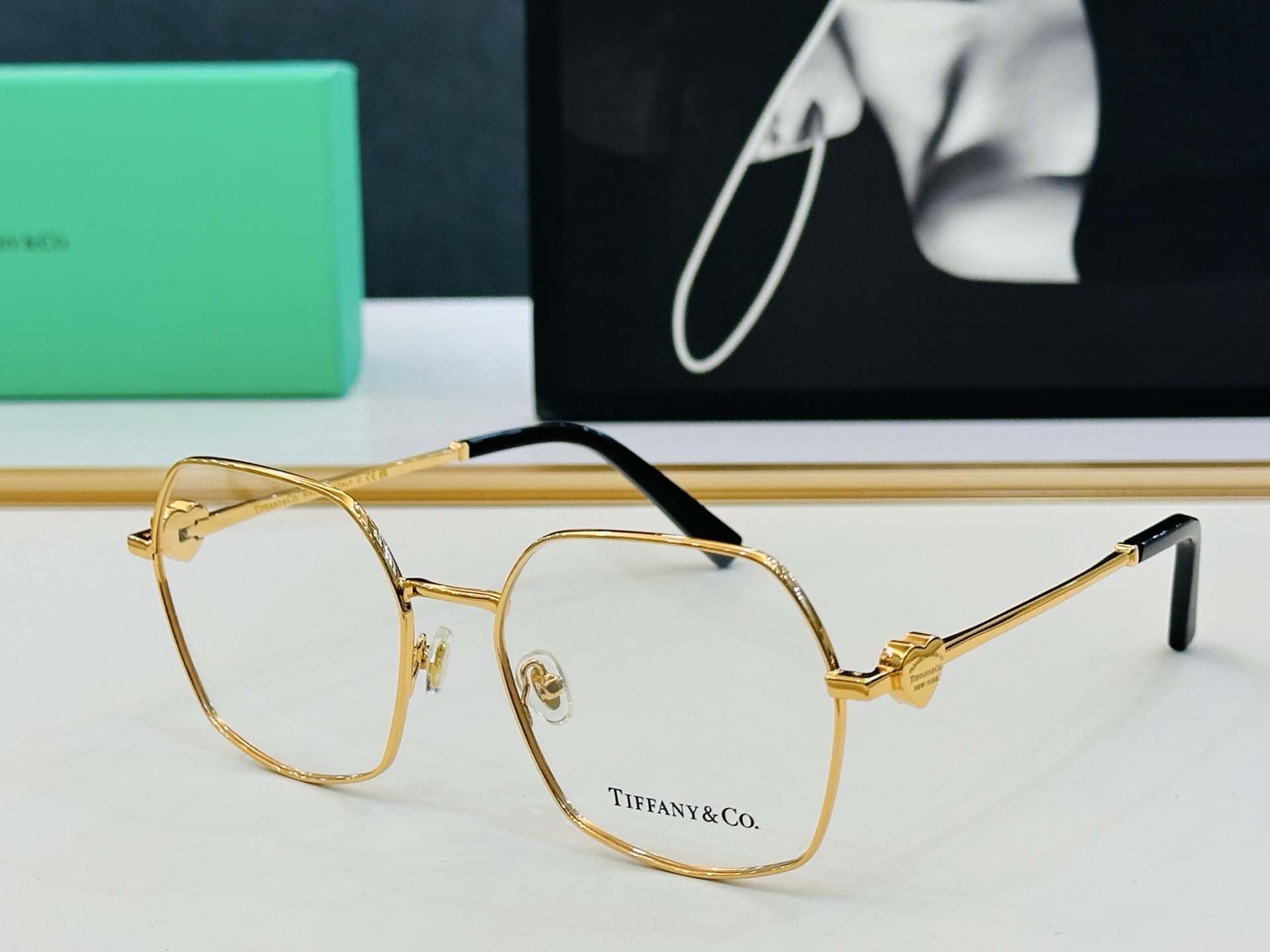 NO:374748,Tiffany & CO. TF1 Size57 port 18-143 Fashion sunglasses frame b Multi-color optional Lighting frame Glasses sunglasses, glasses, tom ford19860909蒂芙家 Tiffany & CO. TF1 Size57口18-143 时尚太阳镜架 b多色可选 配光架 眼镜墨镜太阳镜,眼镜,tom ford,glasses