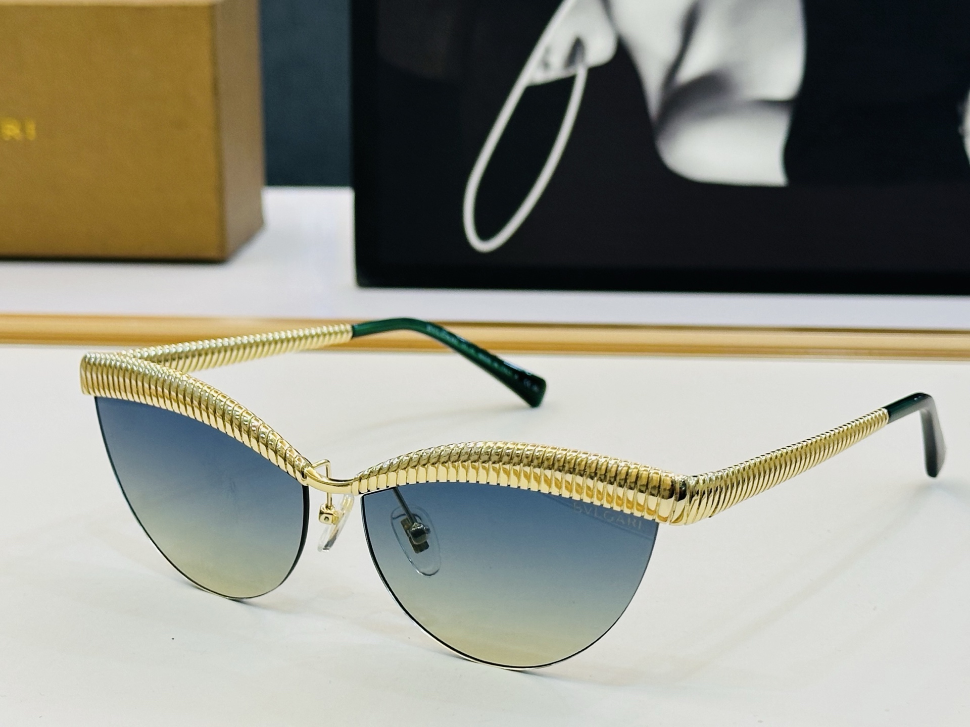 🆕款 官网同售 宝格家 BV40056U 👍 Size ：61口12-145 绝对要买😎品质非常完美 C