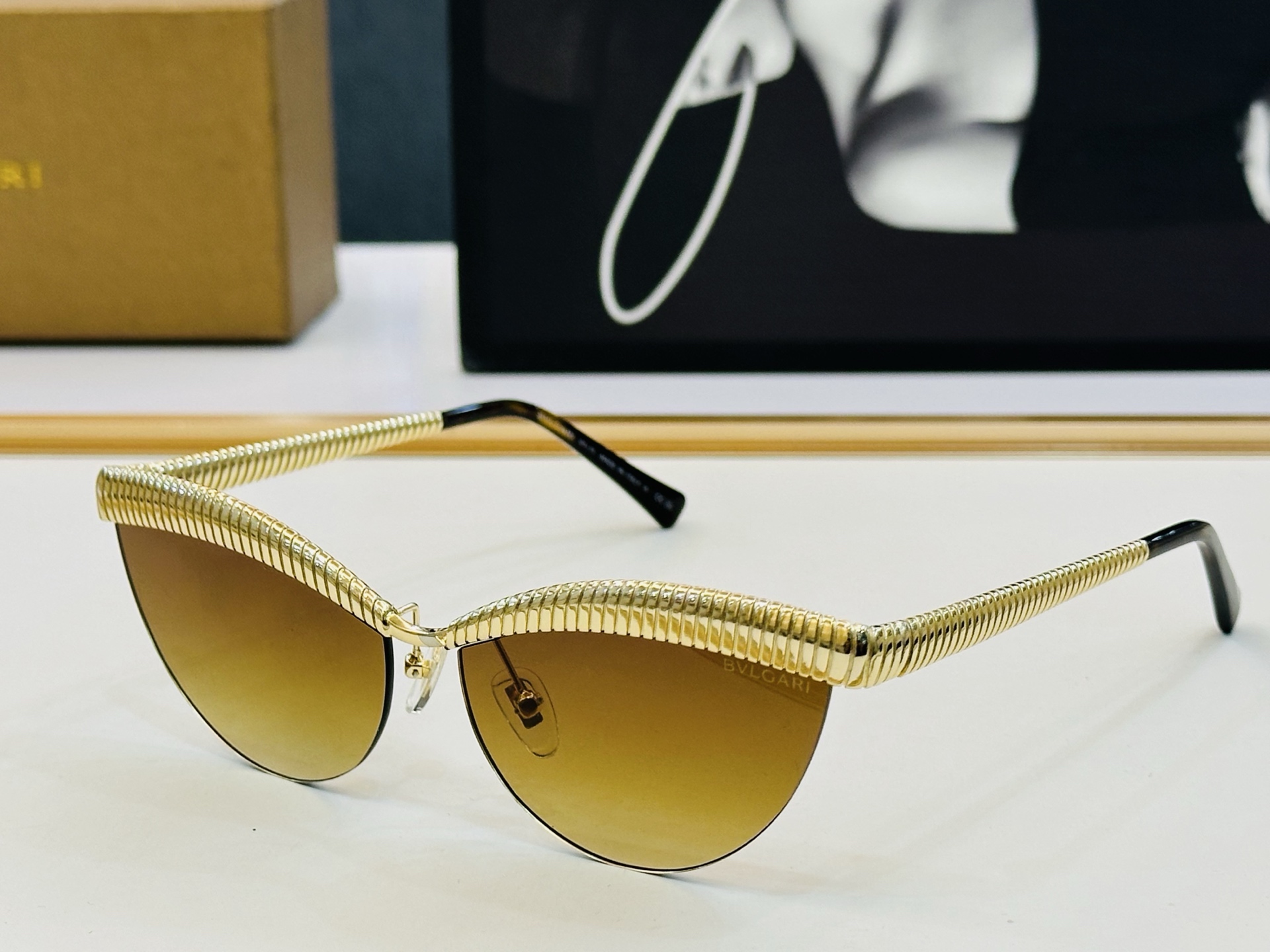 🆕款 官网同售 宝格家 BV40056U 👍 Size ：61口12-145 绝对要买😎品质非常完美 C