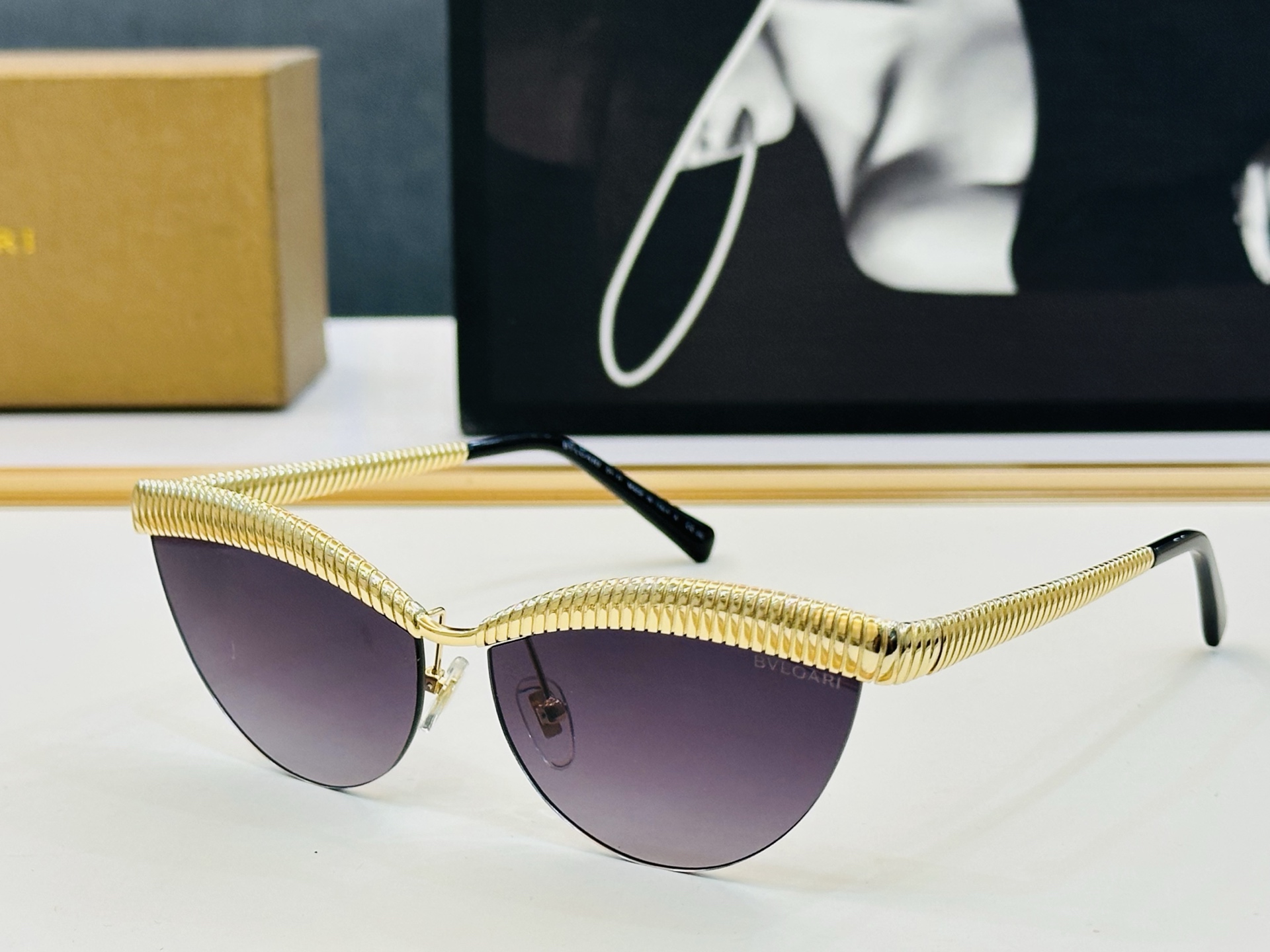 🆕款 官网同售 宝格家 BV40056U 👍 Size ：61口12-145 绝对要买😎品质非常完美 C