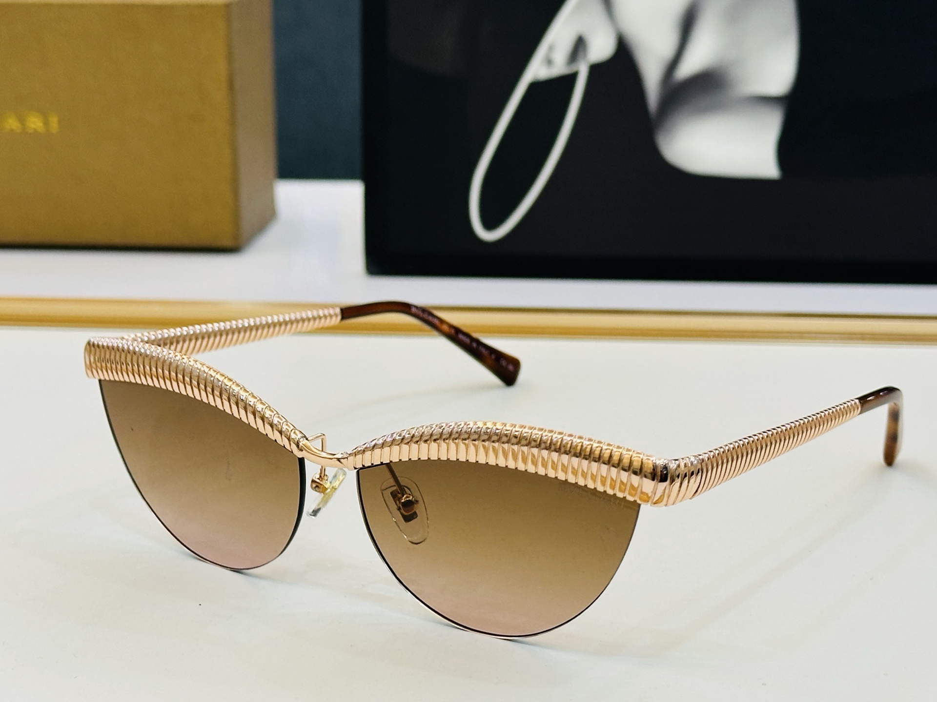 🆕款 官网同售 宝格家 BV40056U 👍 Size ：61口12-145 绝对要买😎品质非常完美 C