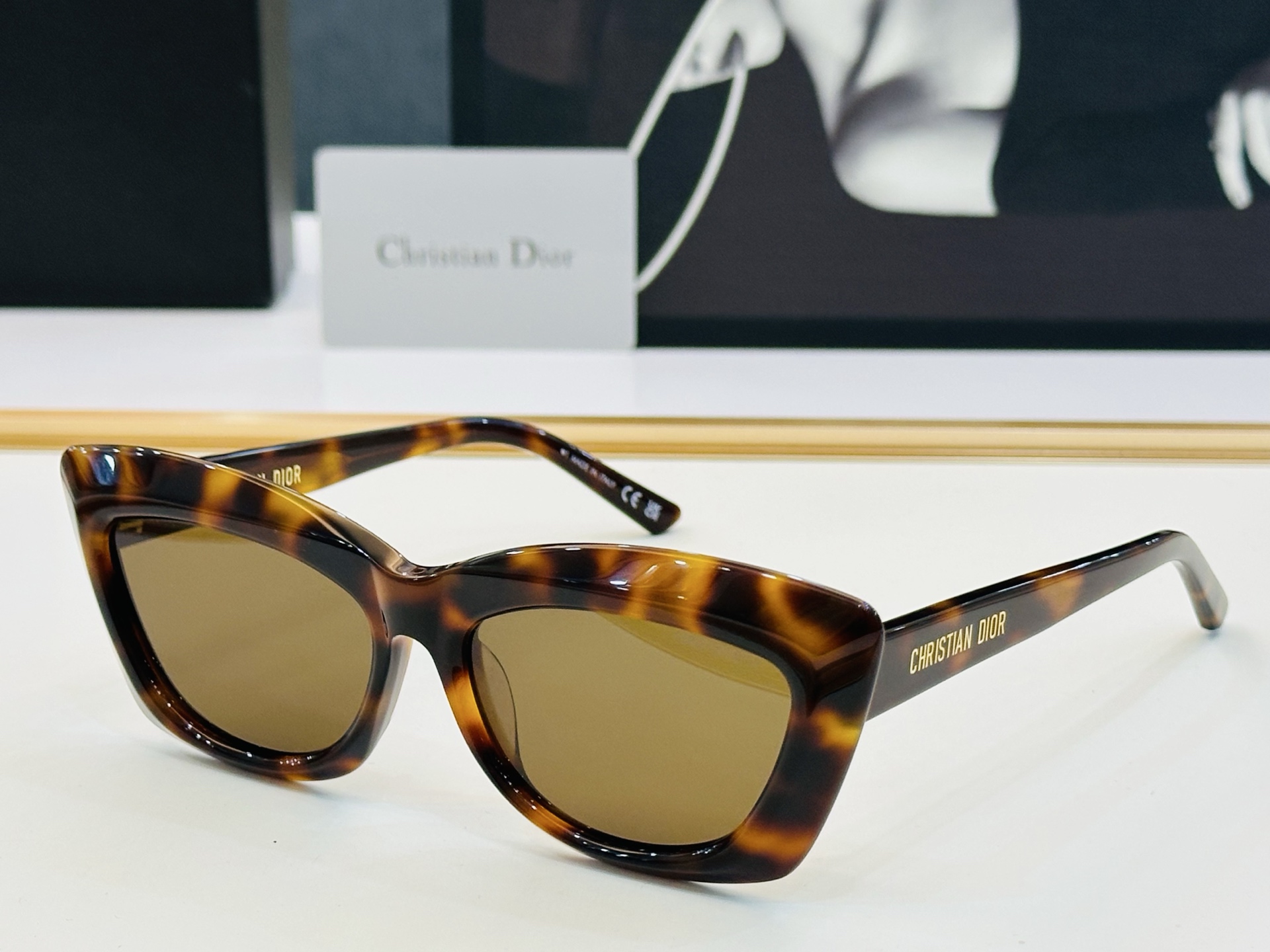 🔻🔻🔻DIO* 迪家 B3F Size：55口17-145 春夏款墨镜 😎🔆 一 搭配镜腿精致 质量上佳