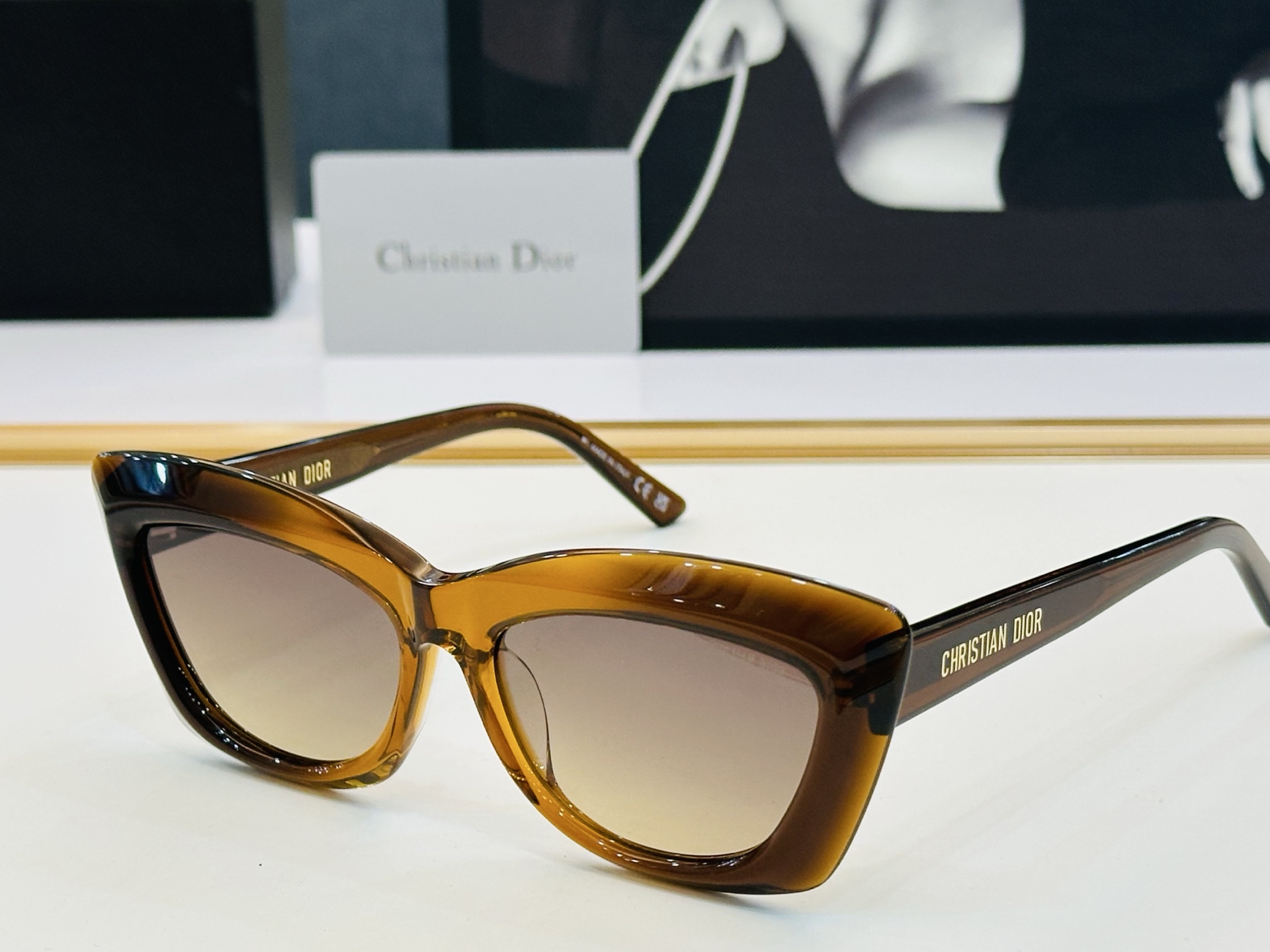 🔻🔻🔻DIO* 迪家 B3F Size：55口17-145 春夏款墨镜 😎🔆 一 搭配镜腿精致 质量上佳