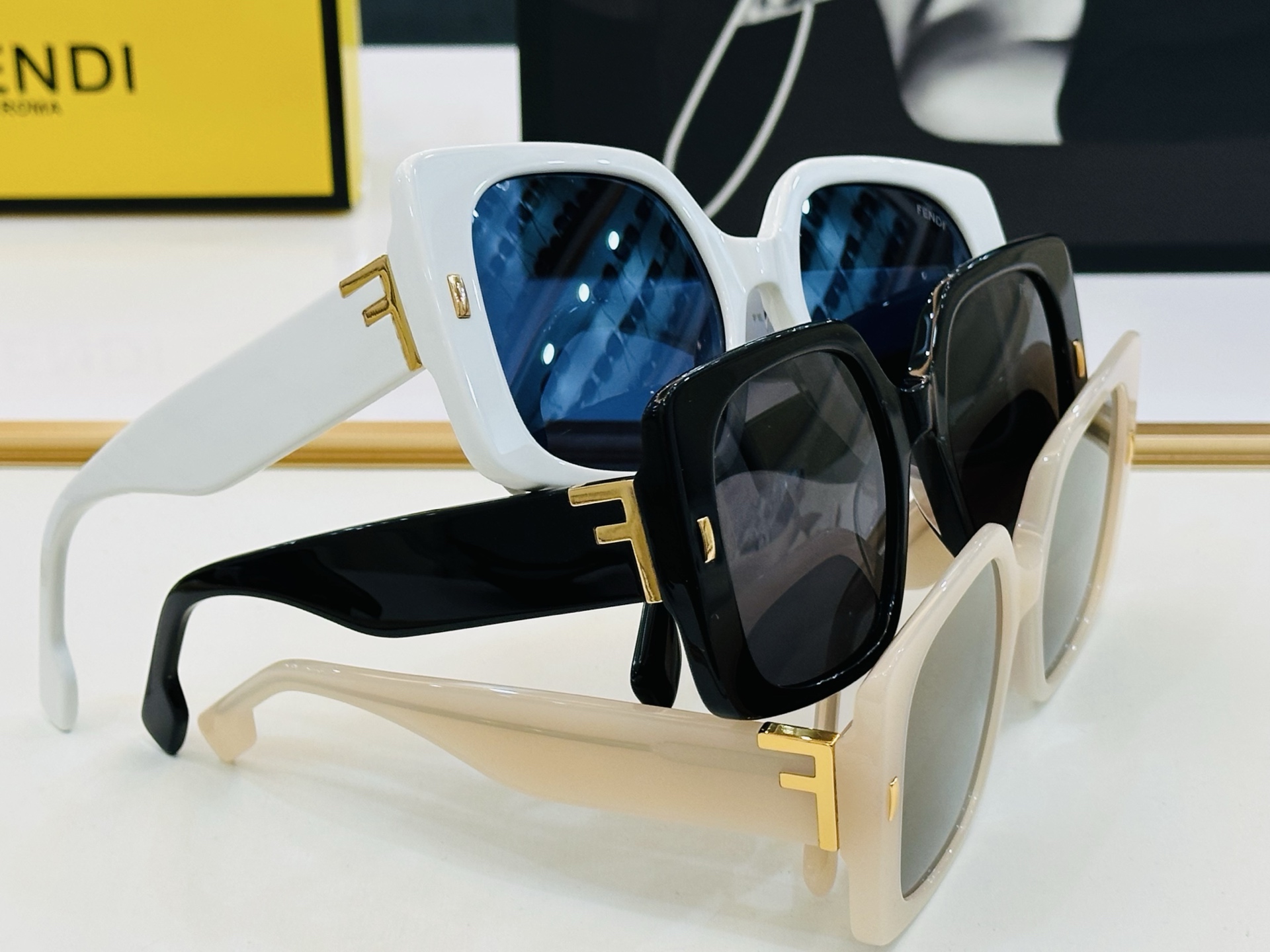 。新款FEND* FE40036U Size：55口20-145 🎁芬家 😀👏时尚经典 K太阳镜