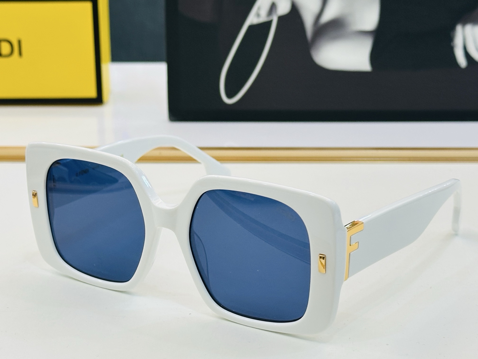 。新款FEND* FE40036U Size：55口20-145 🎁芬家 😀👏时尚经典 K太阳镜