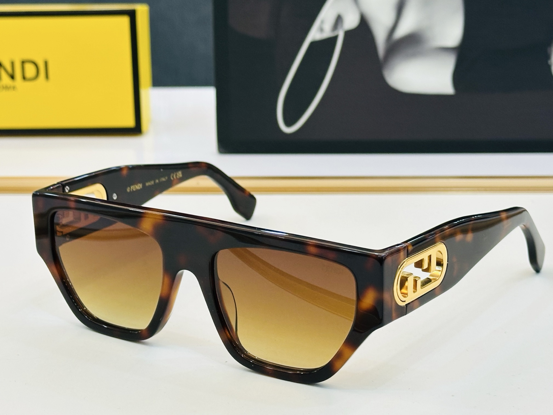。新款FEND* FE40108 Size：55口20-140🎁芬家 😀👏时尚经典 K太阳镜
