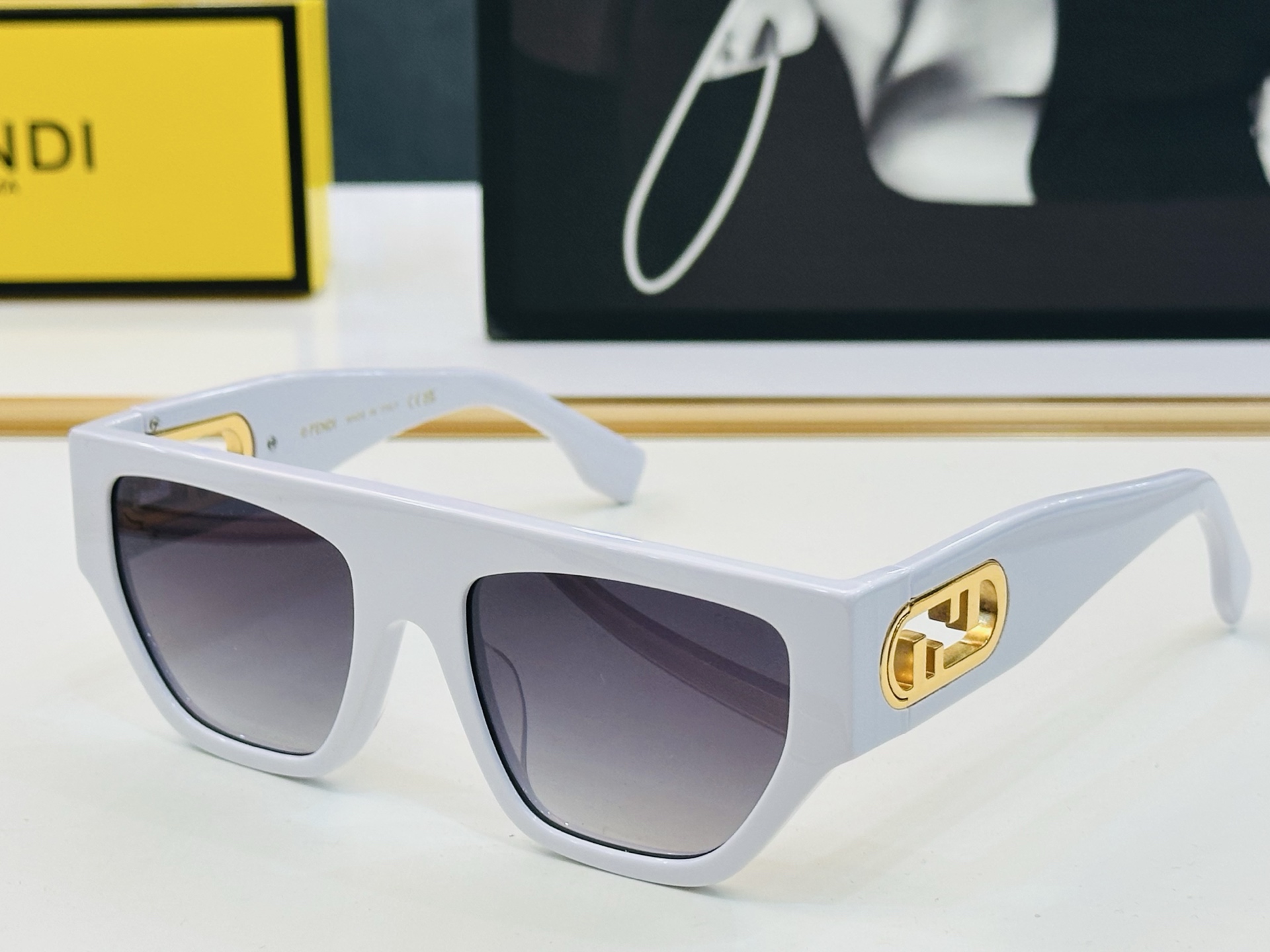 。新款FEND* FE40108 Size：55口20-140🎁芬家 😀👏时尚经典 K太阳镜