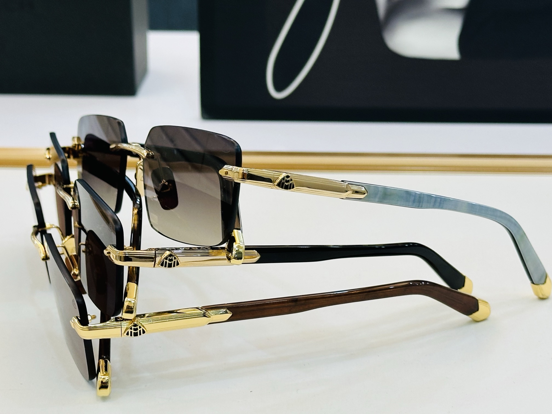 高品质 迈巴赫 🎉🎉做工精美💕💕MAYBAC*H Z36 Size：57口18-145 质感十足 A👍高