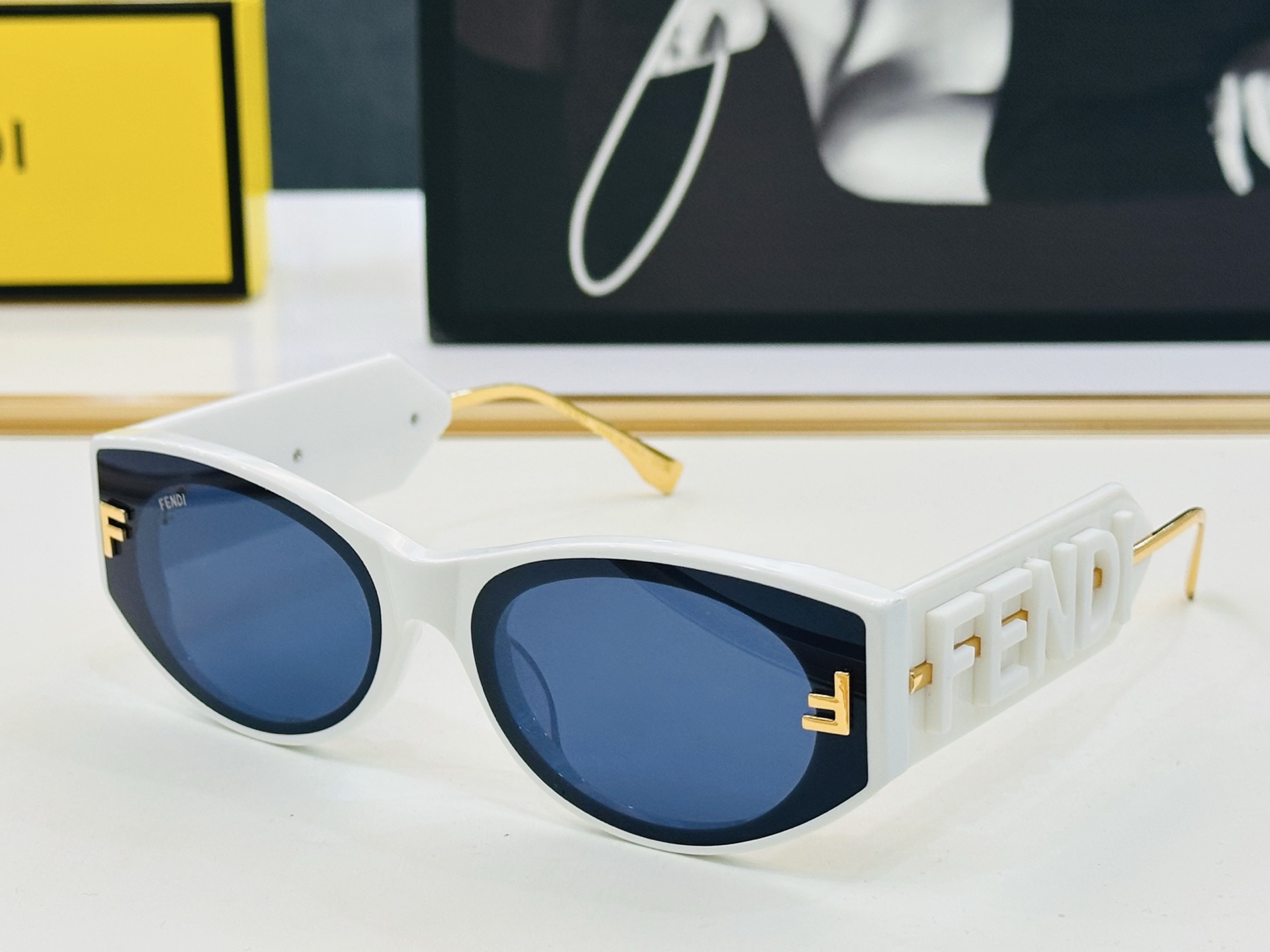 。新款FEND* FE4096 Size：53口22-145 🎁芬家 😀👏时尚经典 K太阳镜