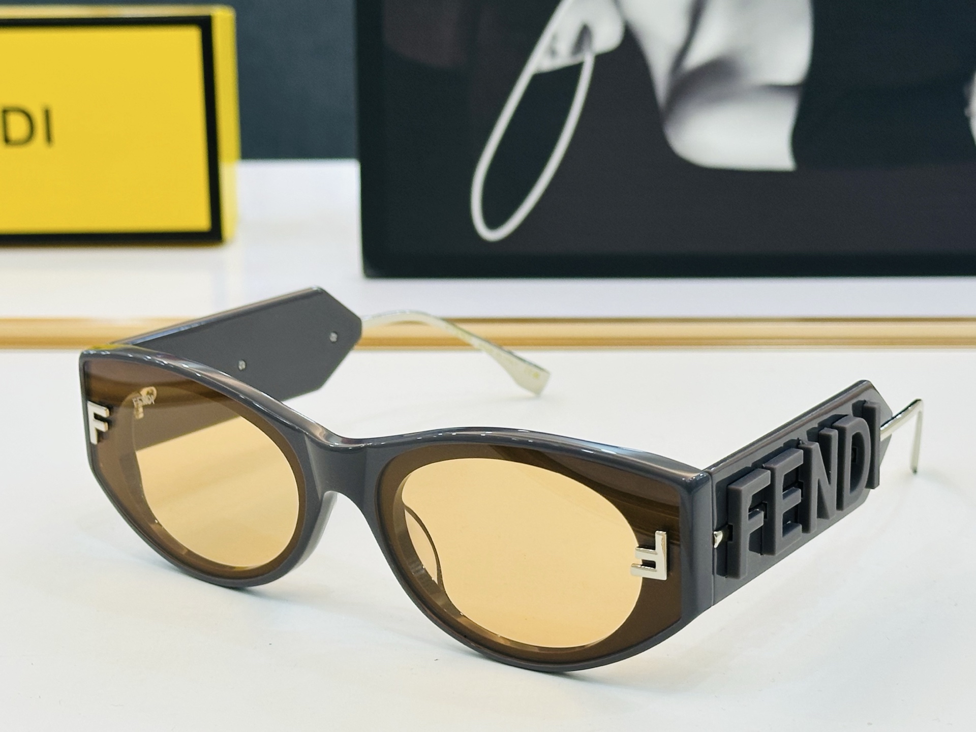 。新款FEND* FE4096 Size：53口22-145 🎁芬家 😀👏时尚经典 K太阳镜