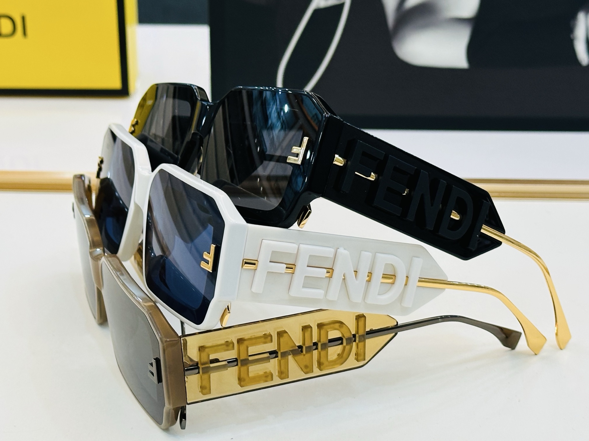 。新款FEND* FE4097 Size：53口24-145 🎁芬家 😀👏时尚经典 K太阳镜