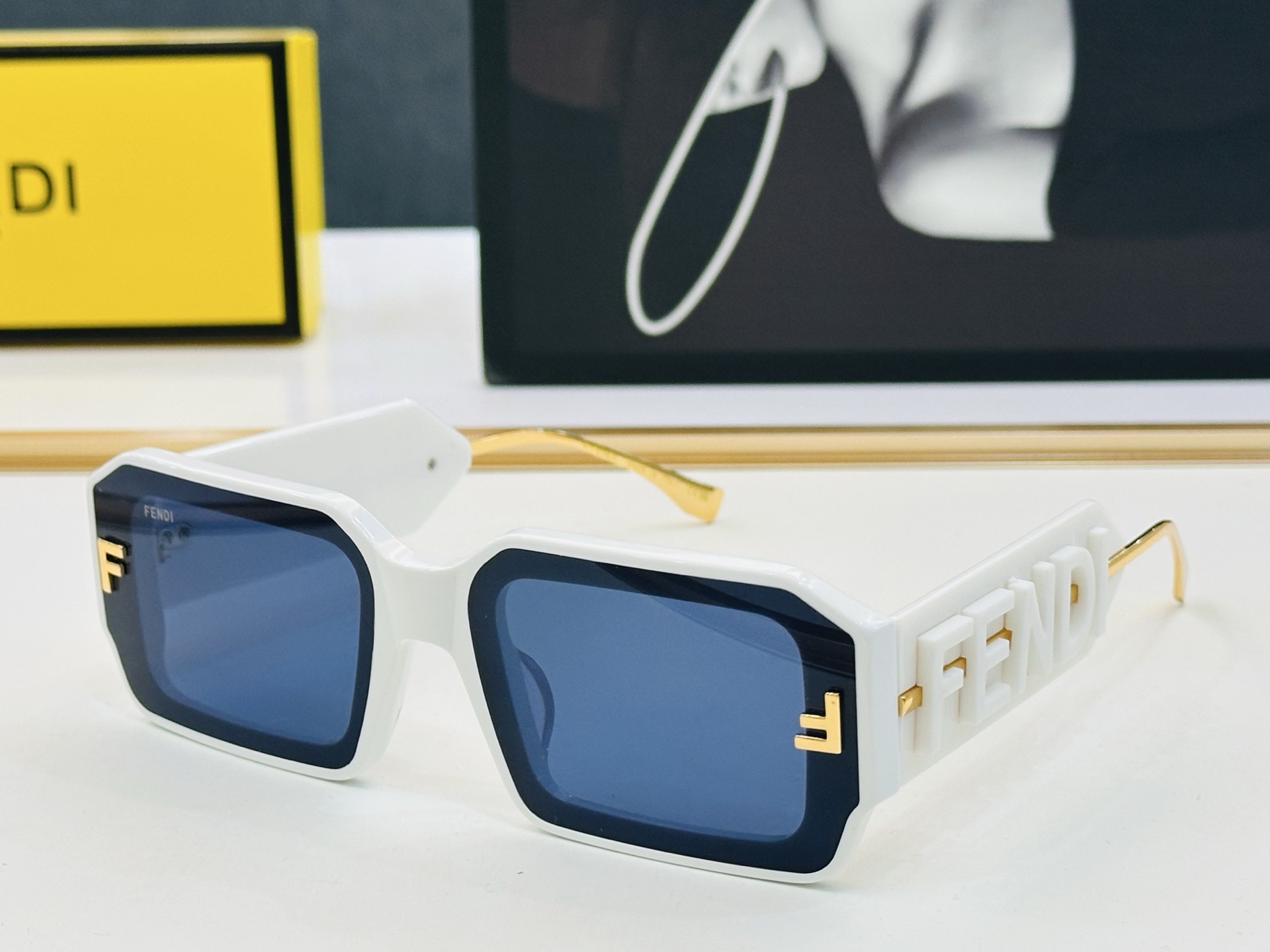 。新款FEND* FE4097 Size：53口24-145 🎁芬家 😀👏时尚经典 K太阳镜