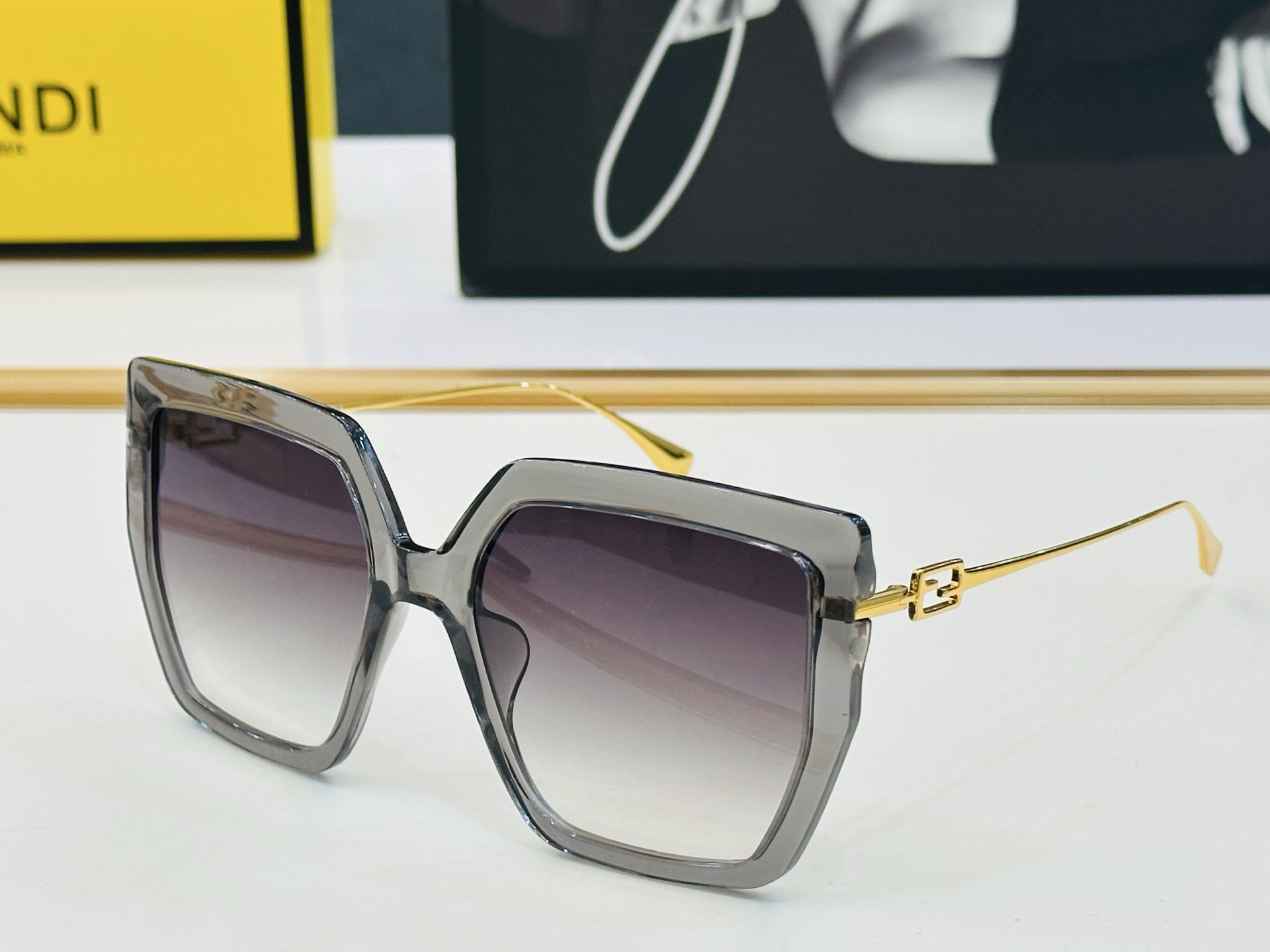 FEND* 芬家 FE40012U Size：52口18-145 板材大框 时尚酷 独特镜腿 👍👍F标新