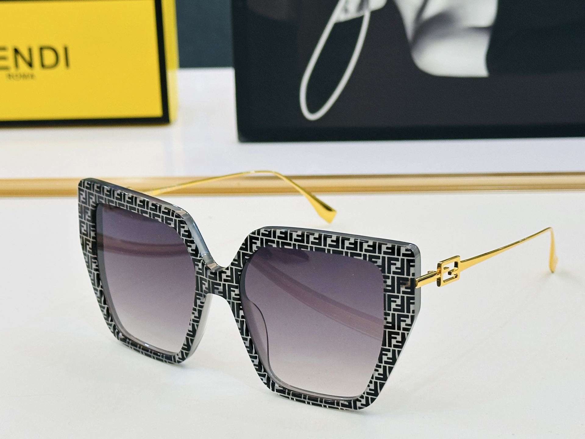 FEND* 芬家 FE40012U Size：52口18-145 板材大框 时尚酷 独特镜腿 👍👍F标新