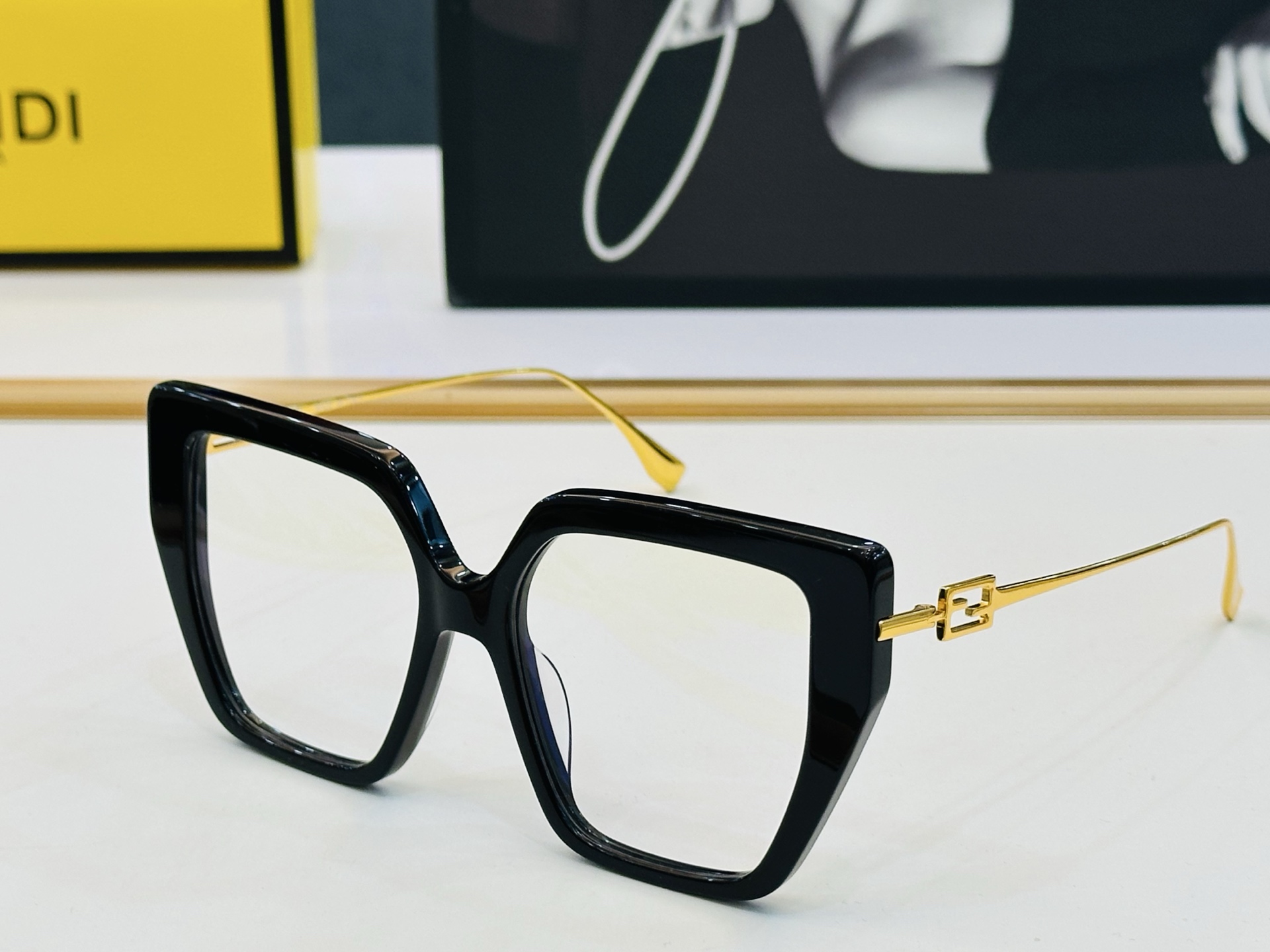 FEND* 芬家 FE40012U Size：52口18-145 板材大框 时尚酷 独特镜腿 👍👍F标新