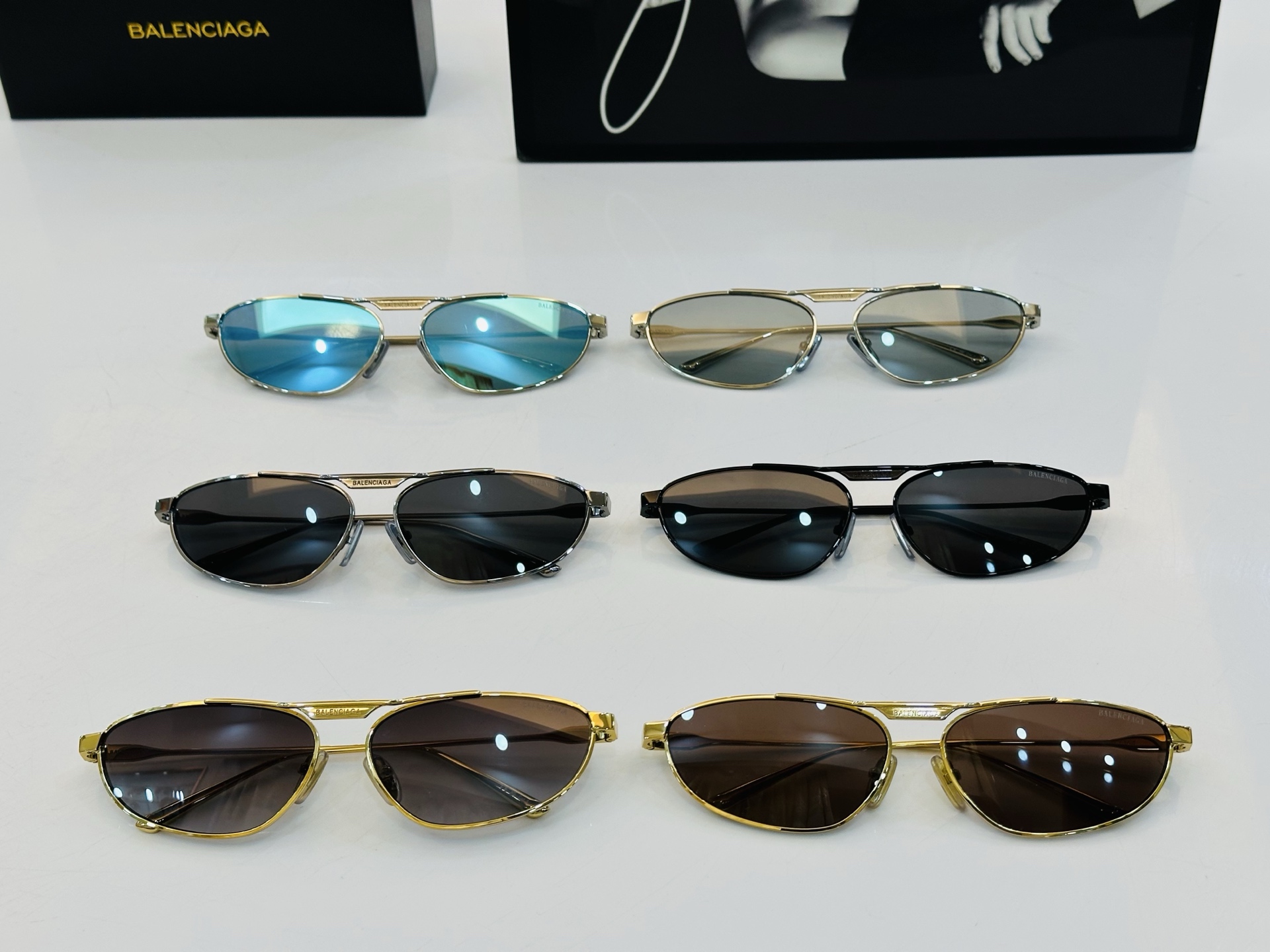 BALENCIAGA巴黎世家 BB0417S SIZE：63口15-145 最新 版型很特别的设计 一品