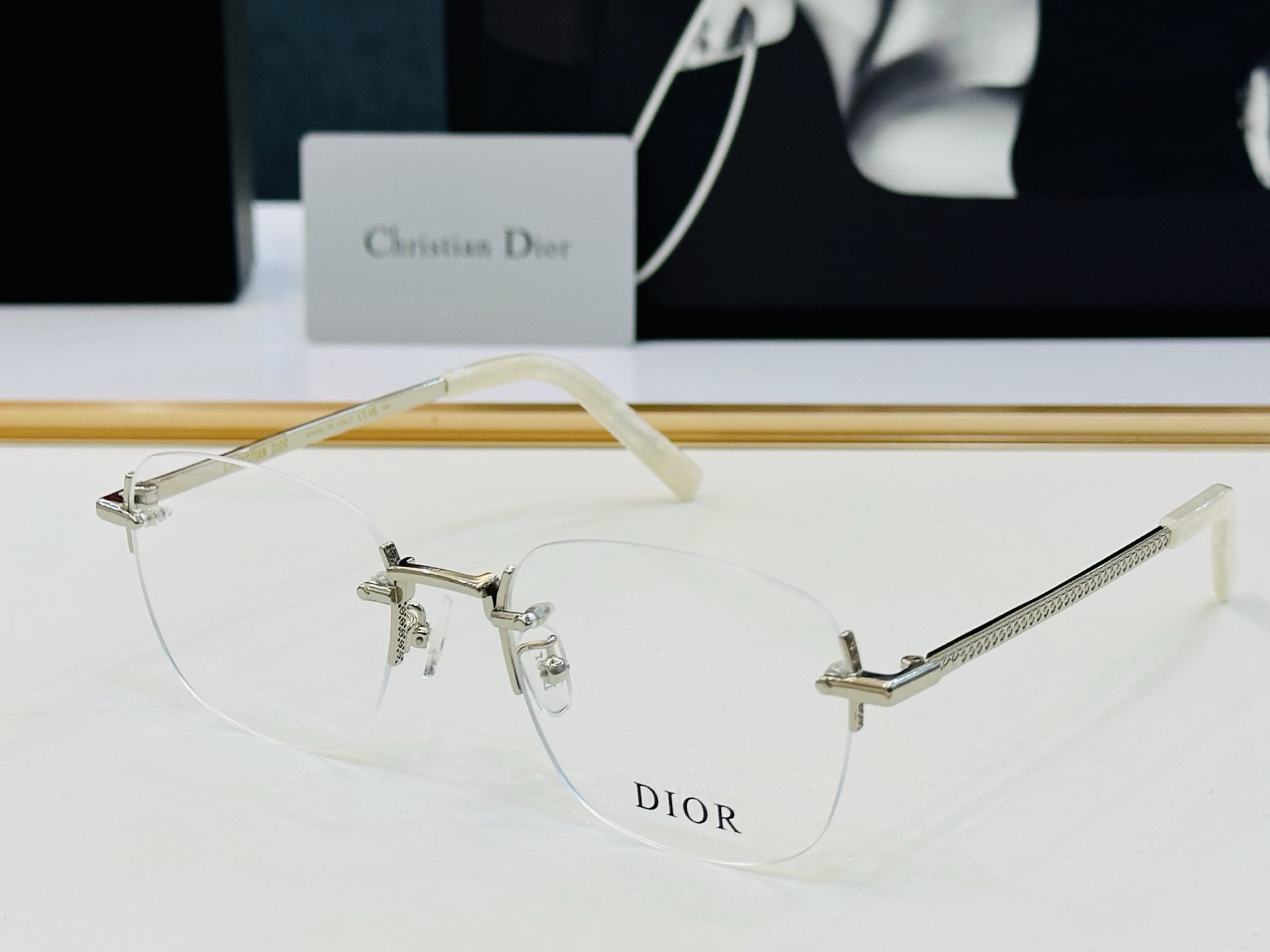 推荐 Dio* 迪家 CD OS5U Size：55口20-145 平光镜 镜腿精美装饰 XL时尚百搭 